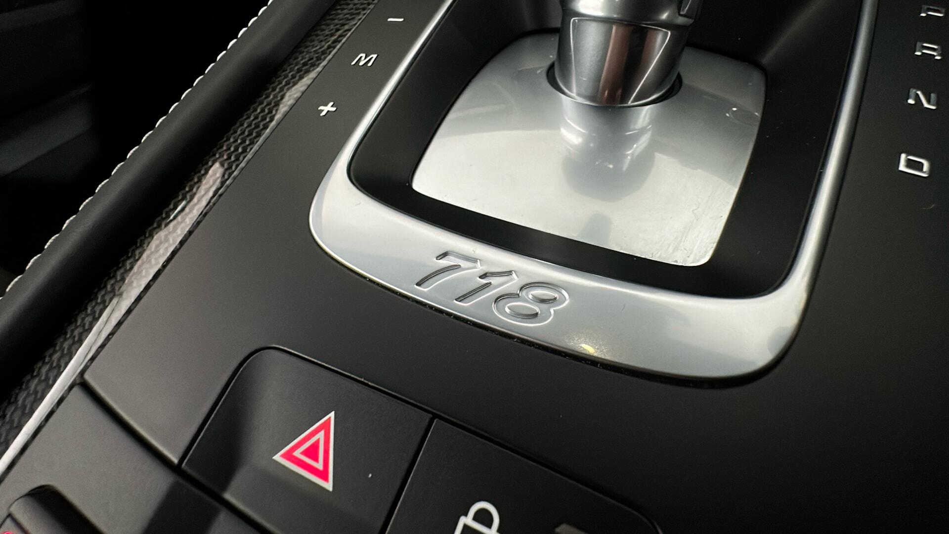 Porsche Cayman view 23
