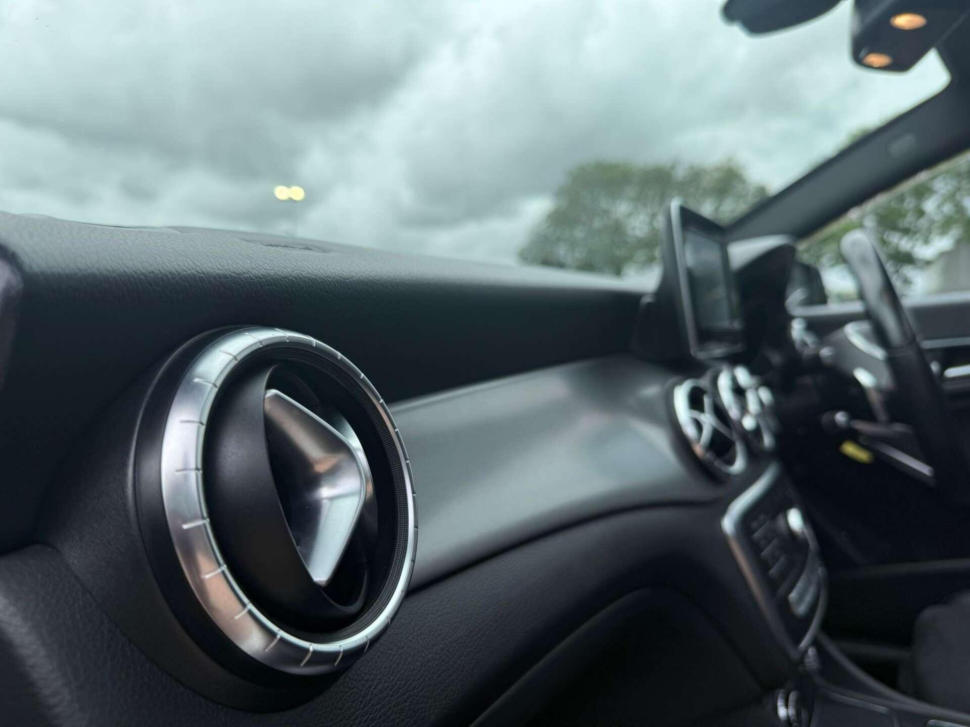 Mercedes-Benz Cla view 36