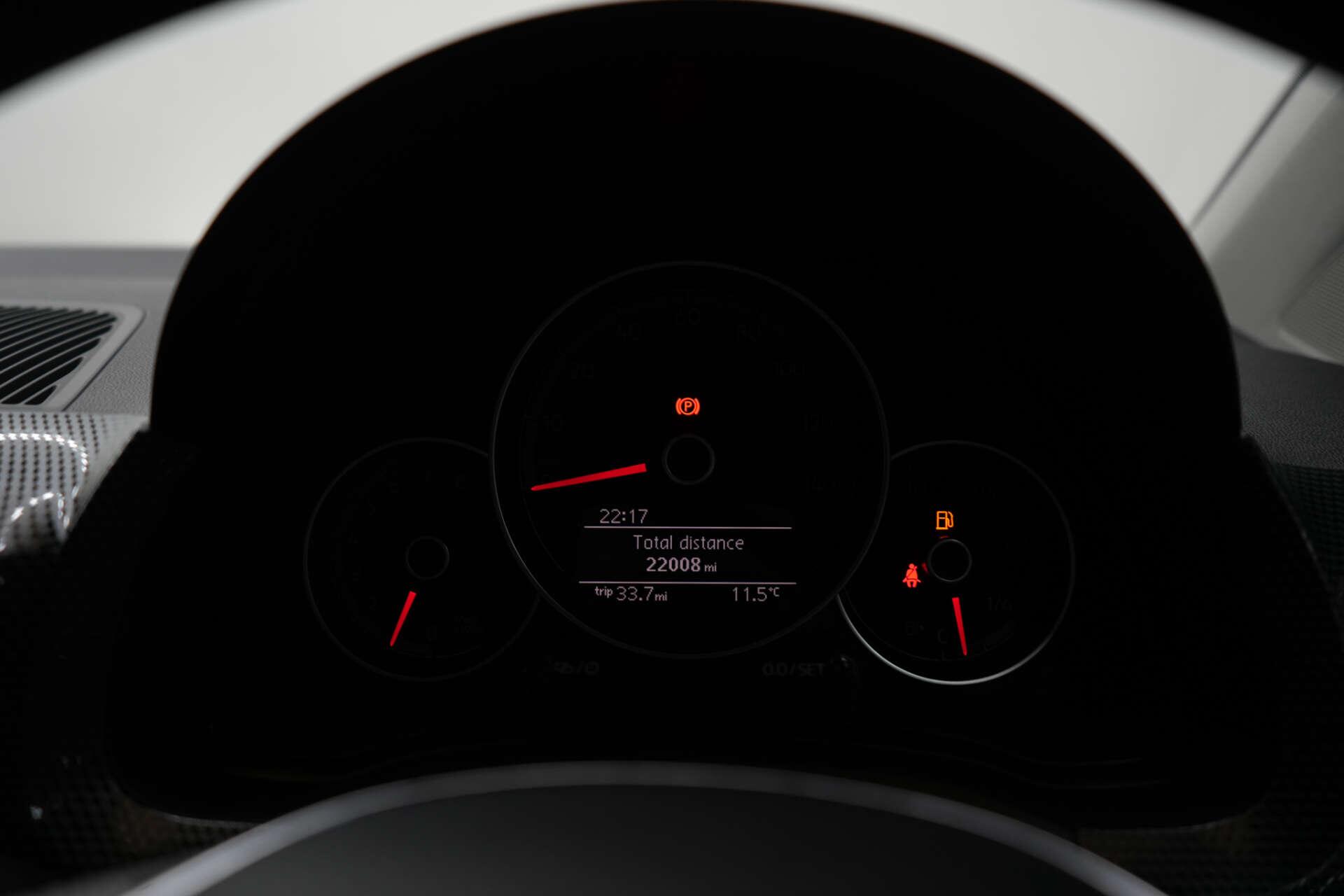 Volkswagen Up! view 31