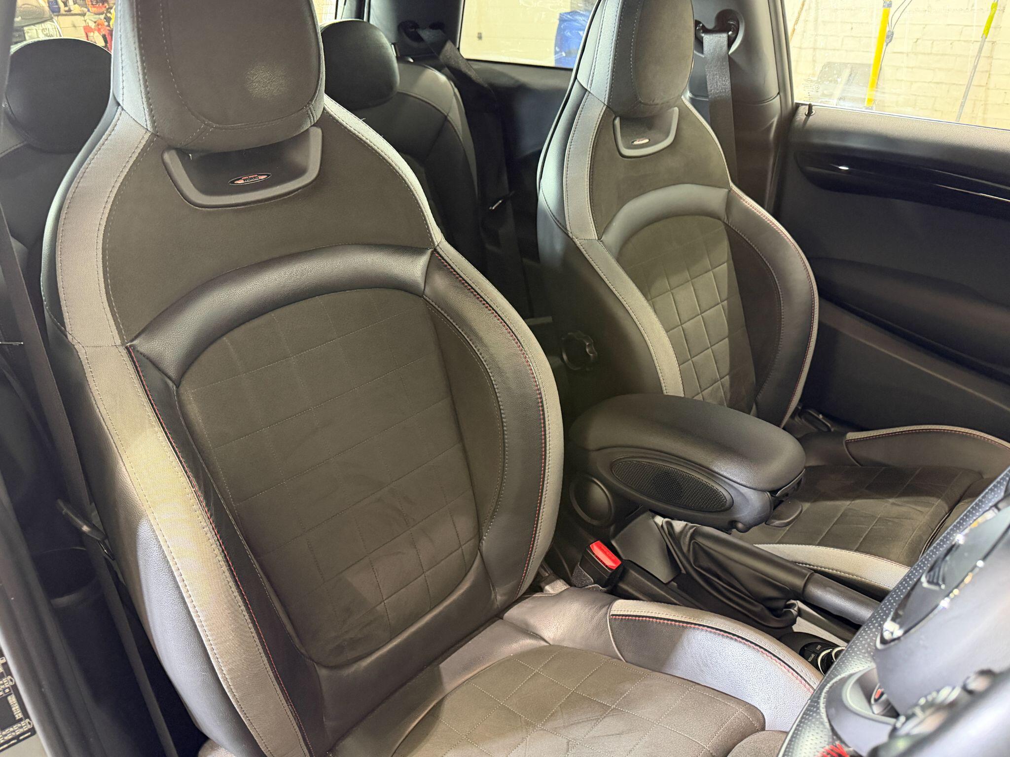 Mini Hatch view 24