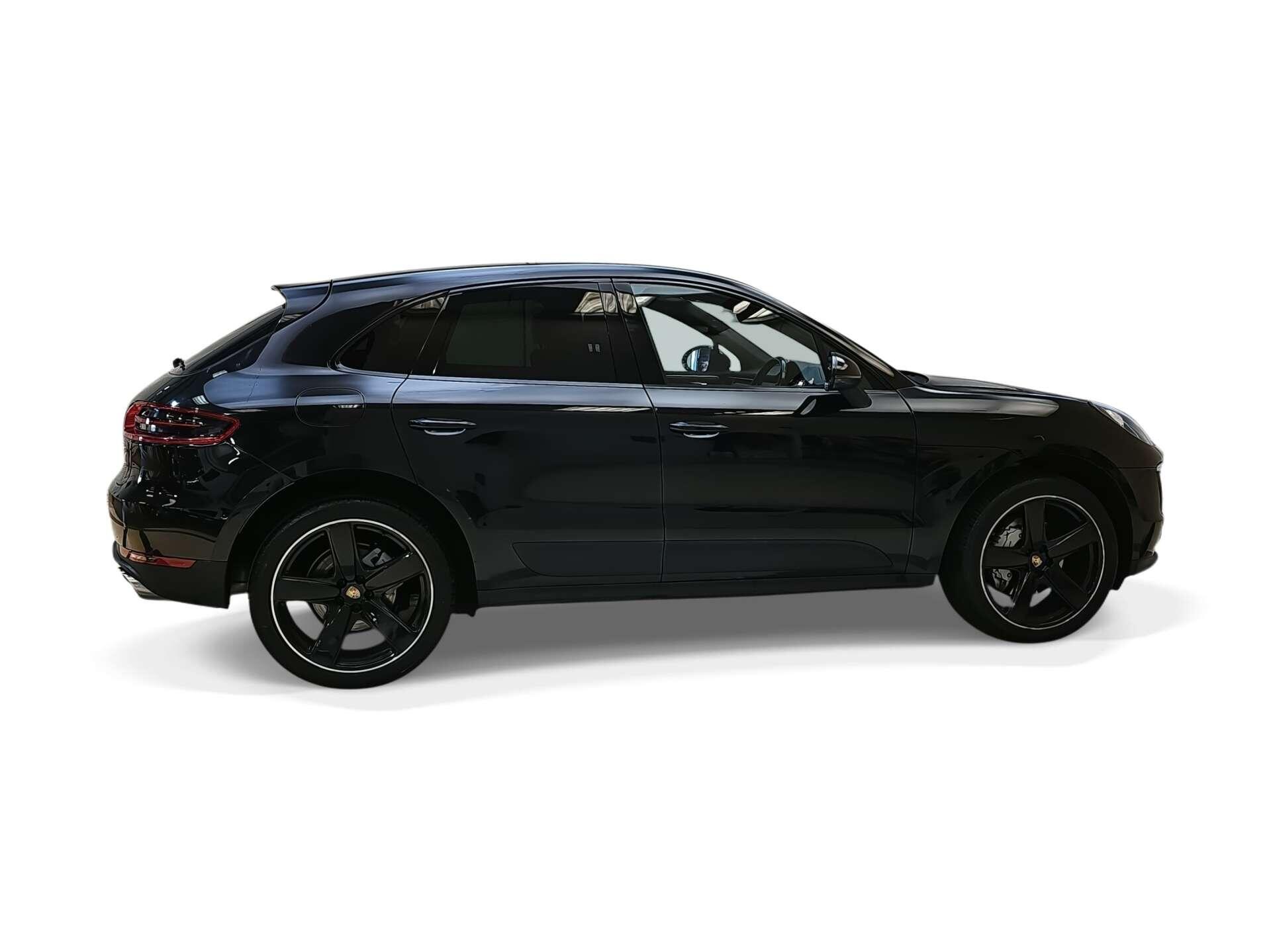 Porsche Macan view 2
