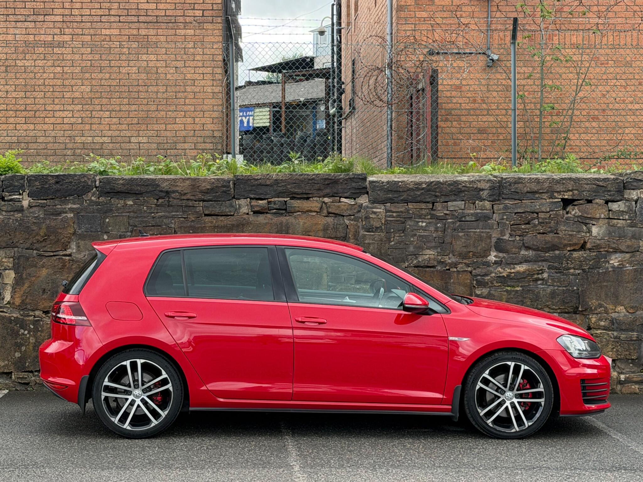 Volkswagen Golf view 8