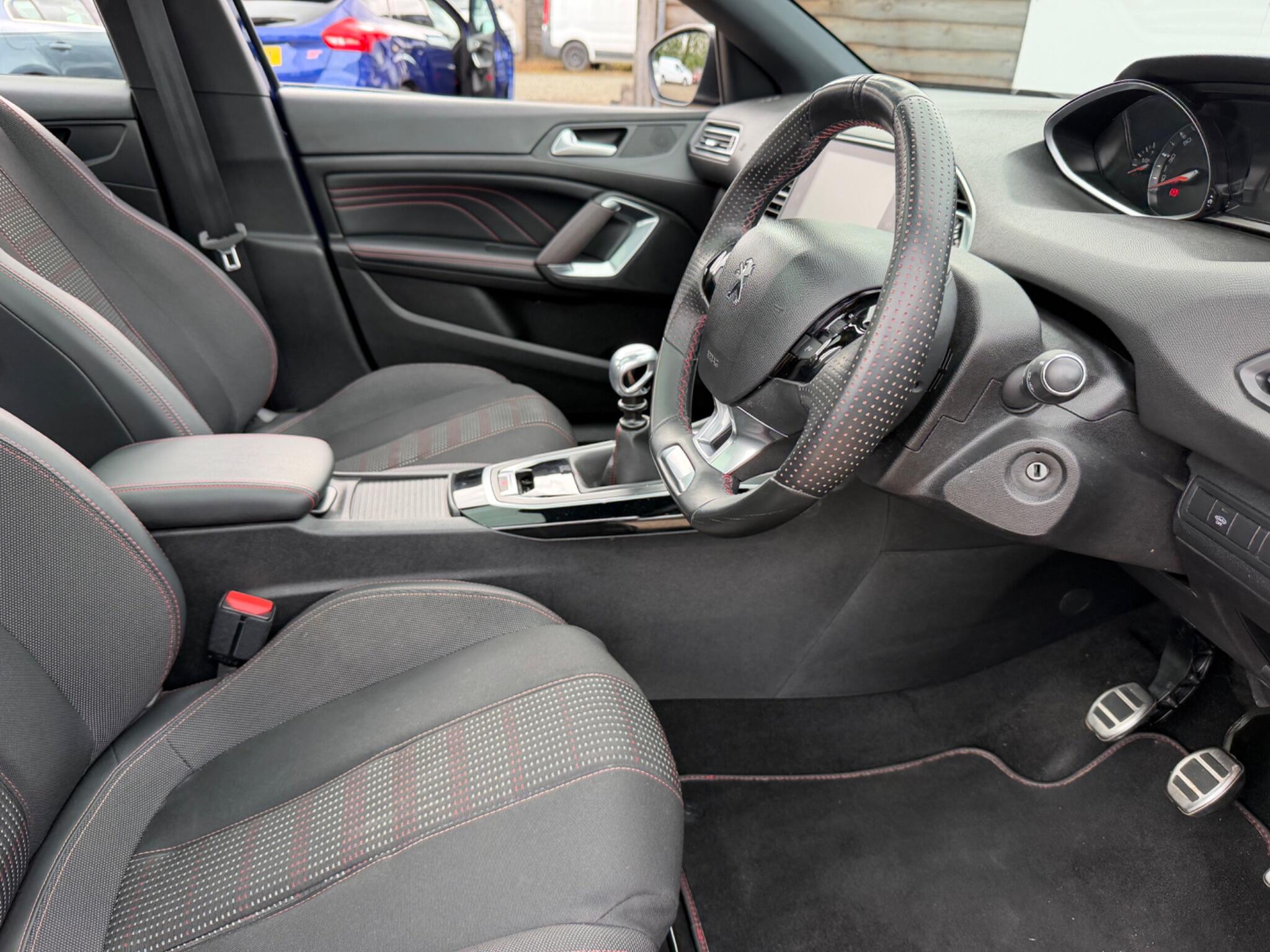 Peugeot 308 view 15