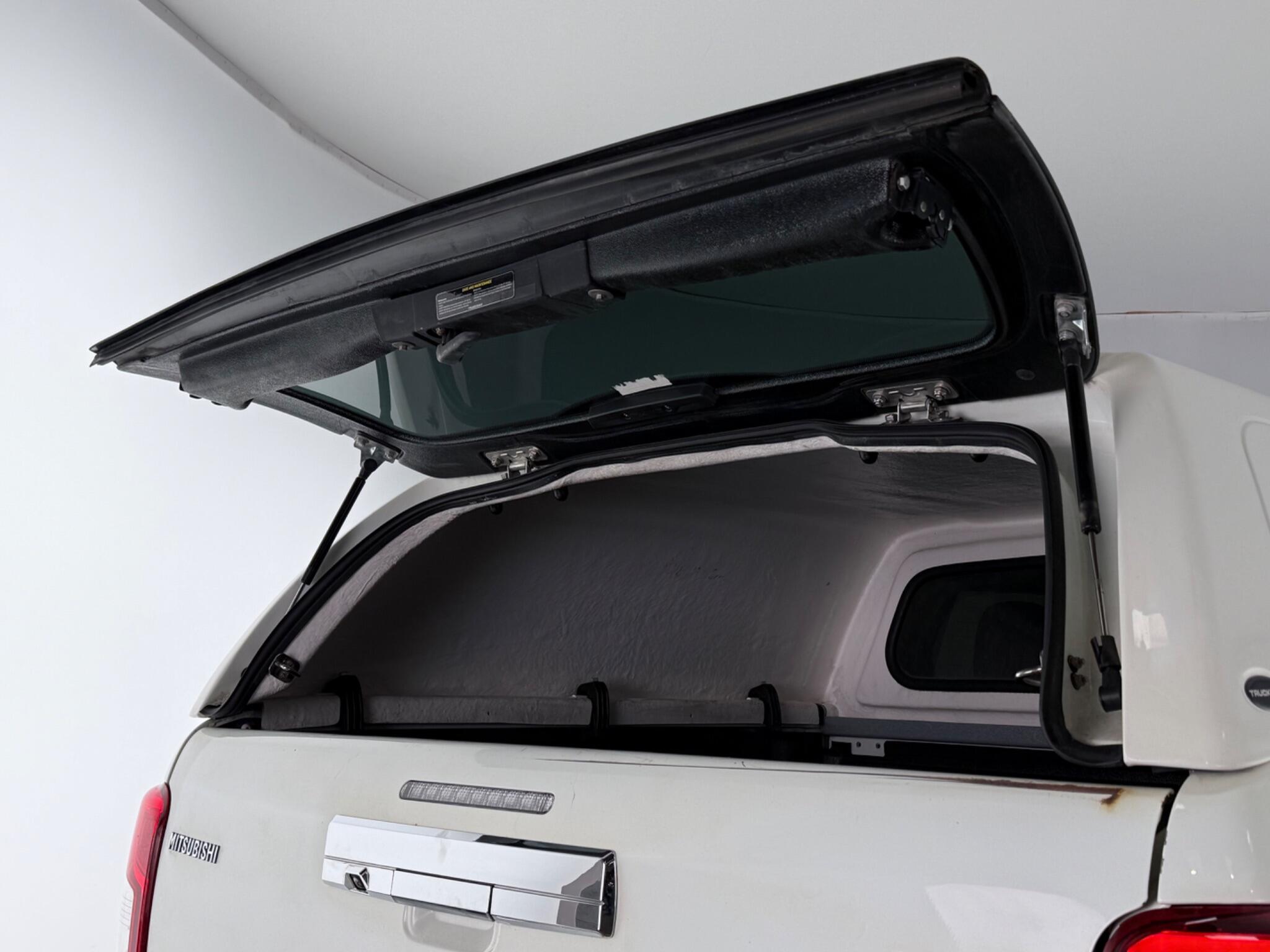 Mitsubishi L200 view 33