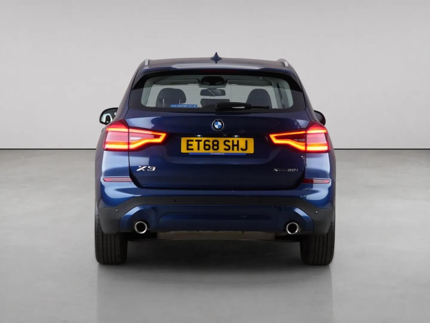 BMW X3 view 6