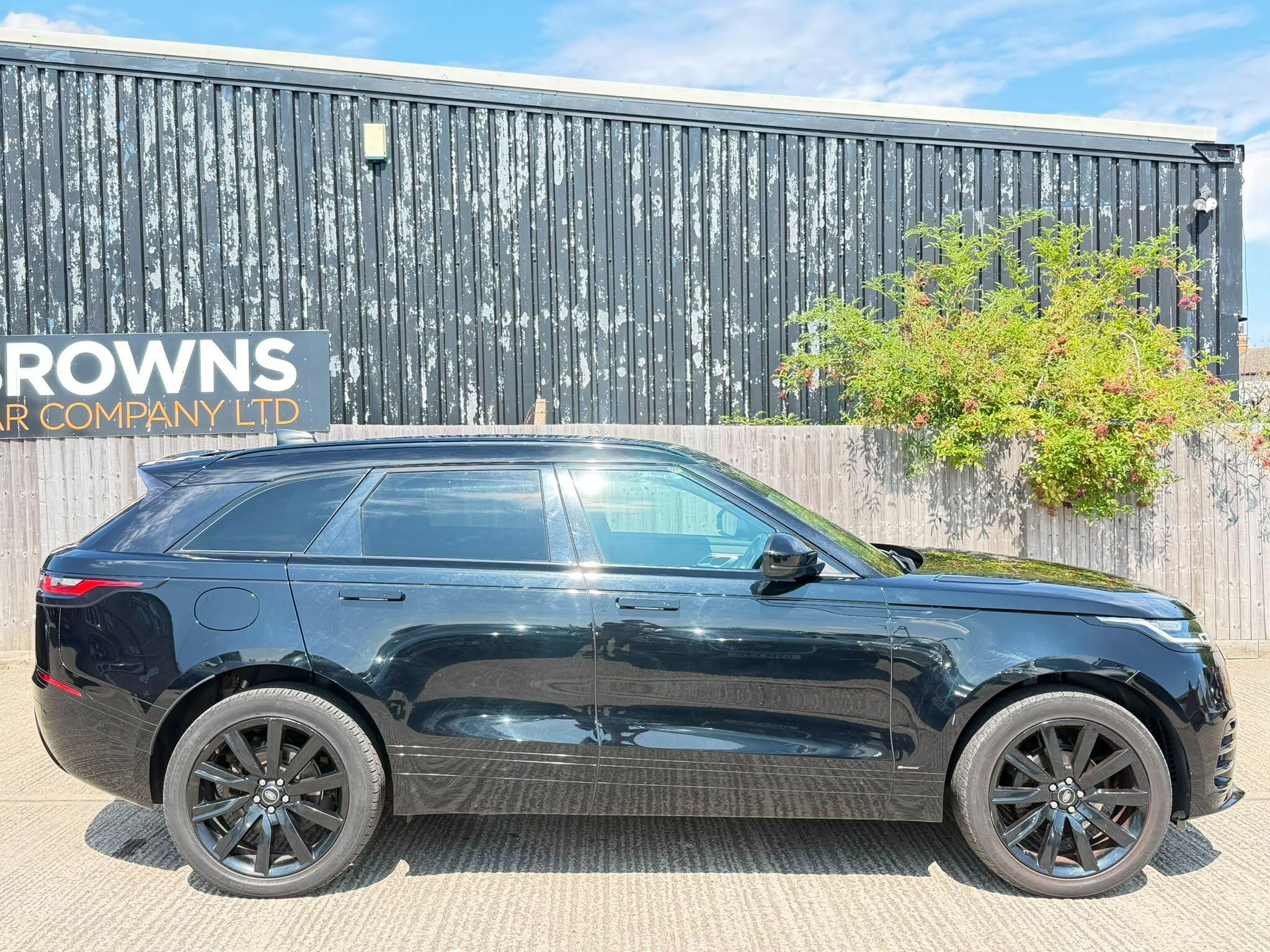 Land Rover Range Rover Velar view 2