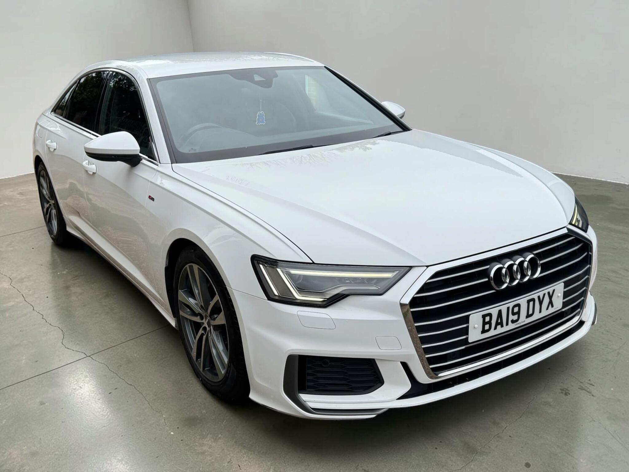 Audi A6 view 14