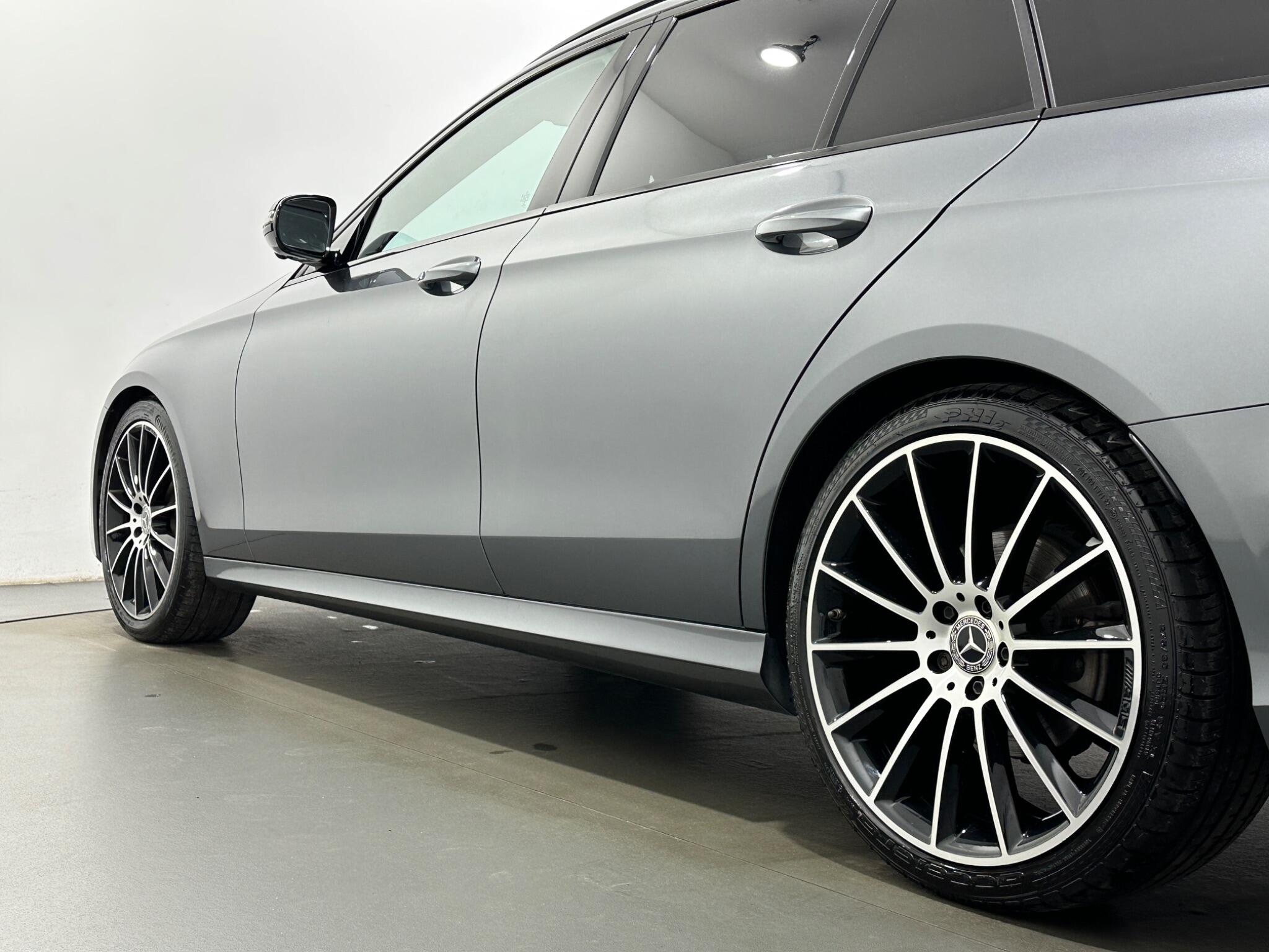 Mercedes-Benz E Class view 52