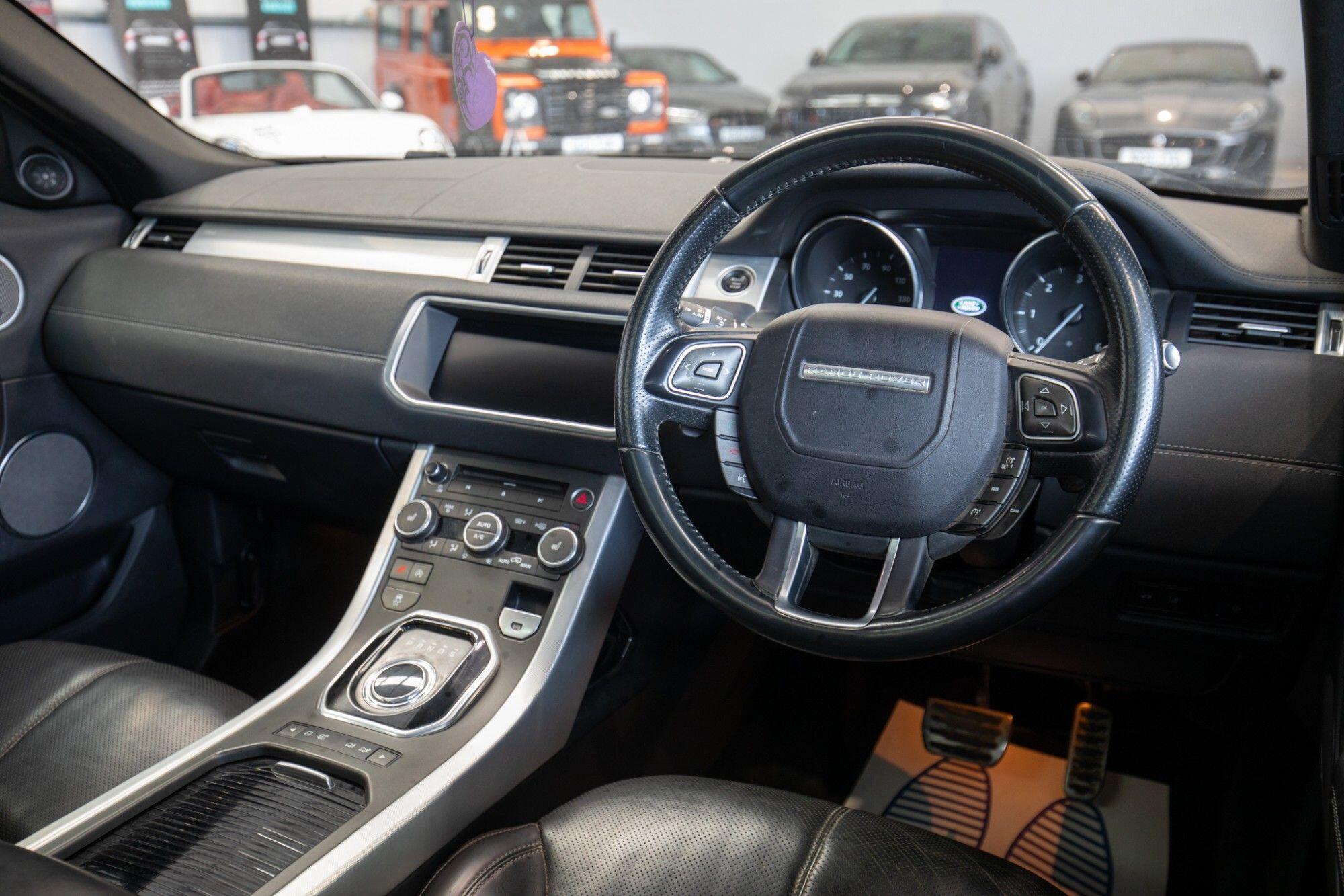 Land Rover Range Rover Evoque view 2