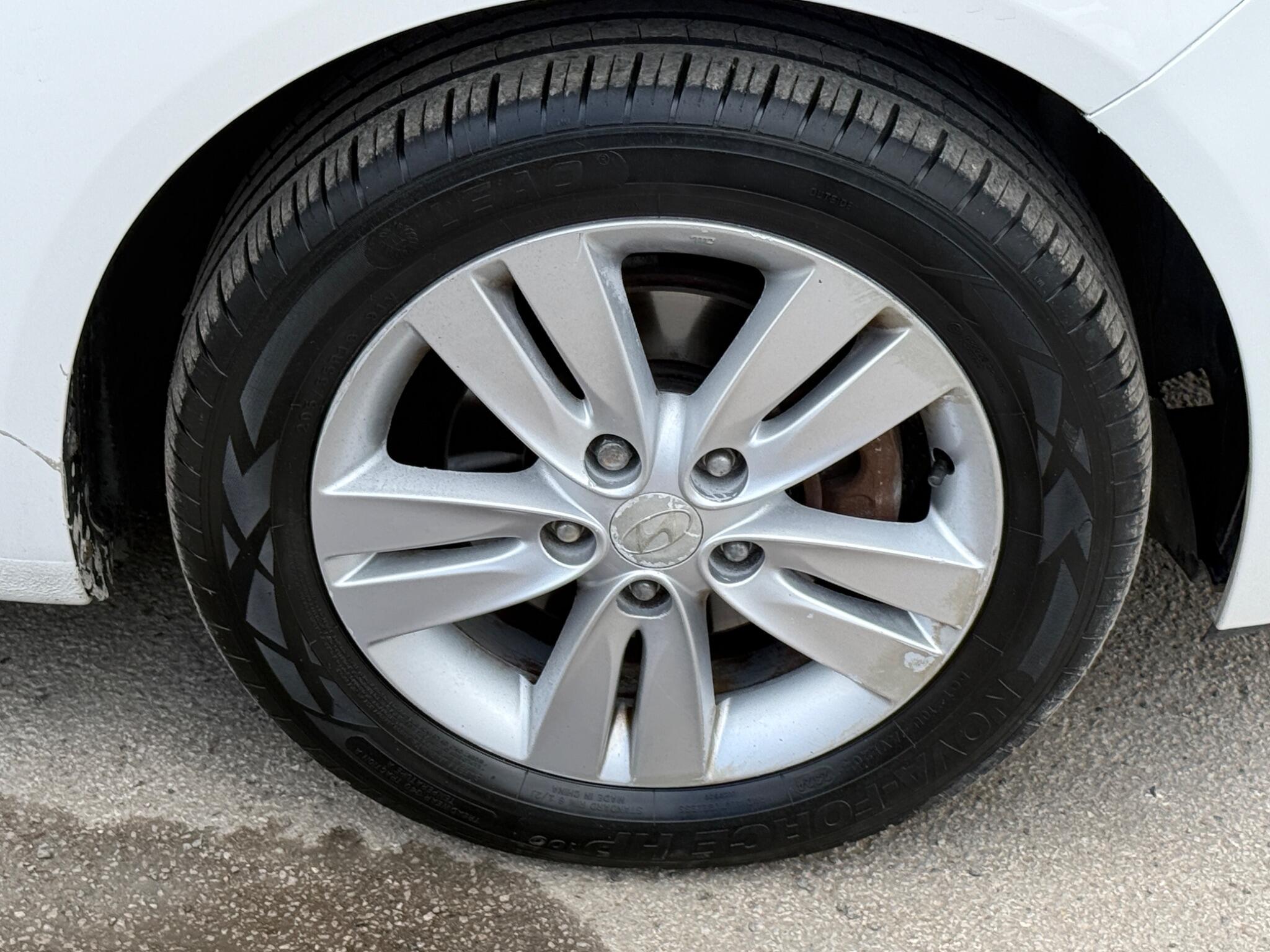 Hyundai ix20 - Image 30
