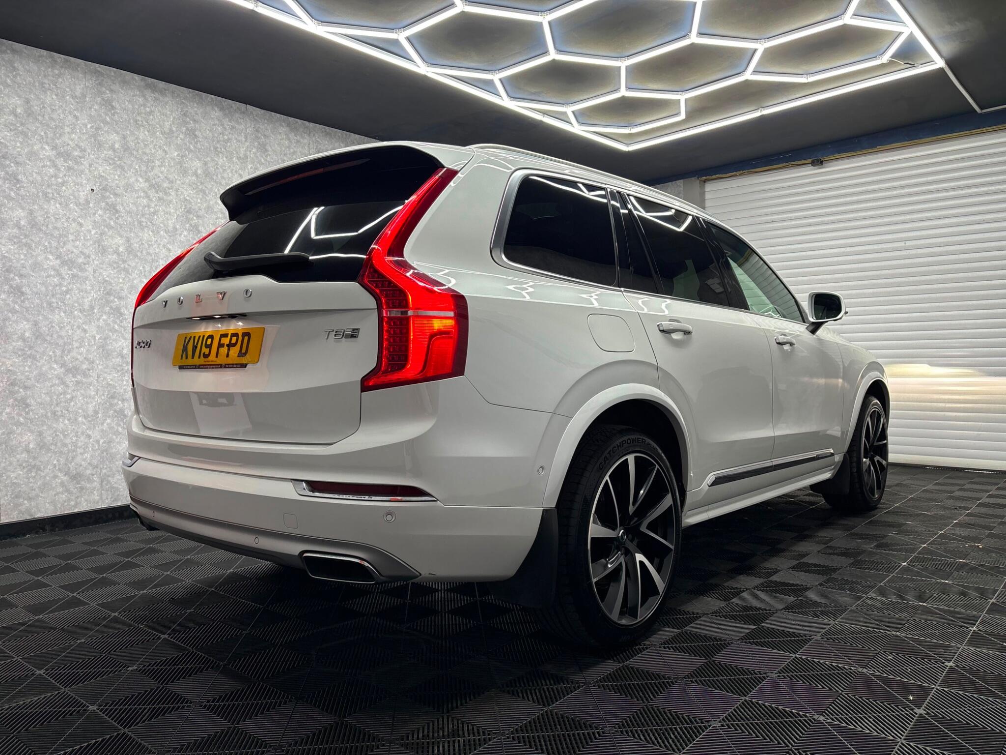 Volvo XC90 view 2