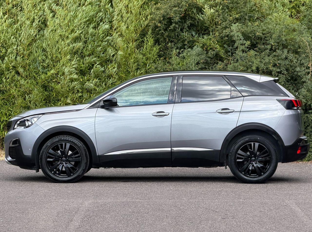 Peugeot 3008 view 4