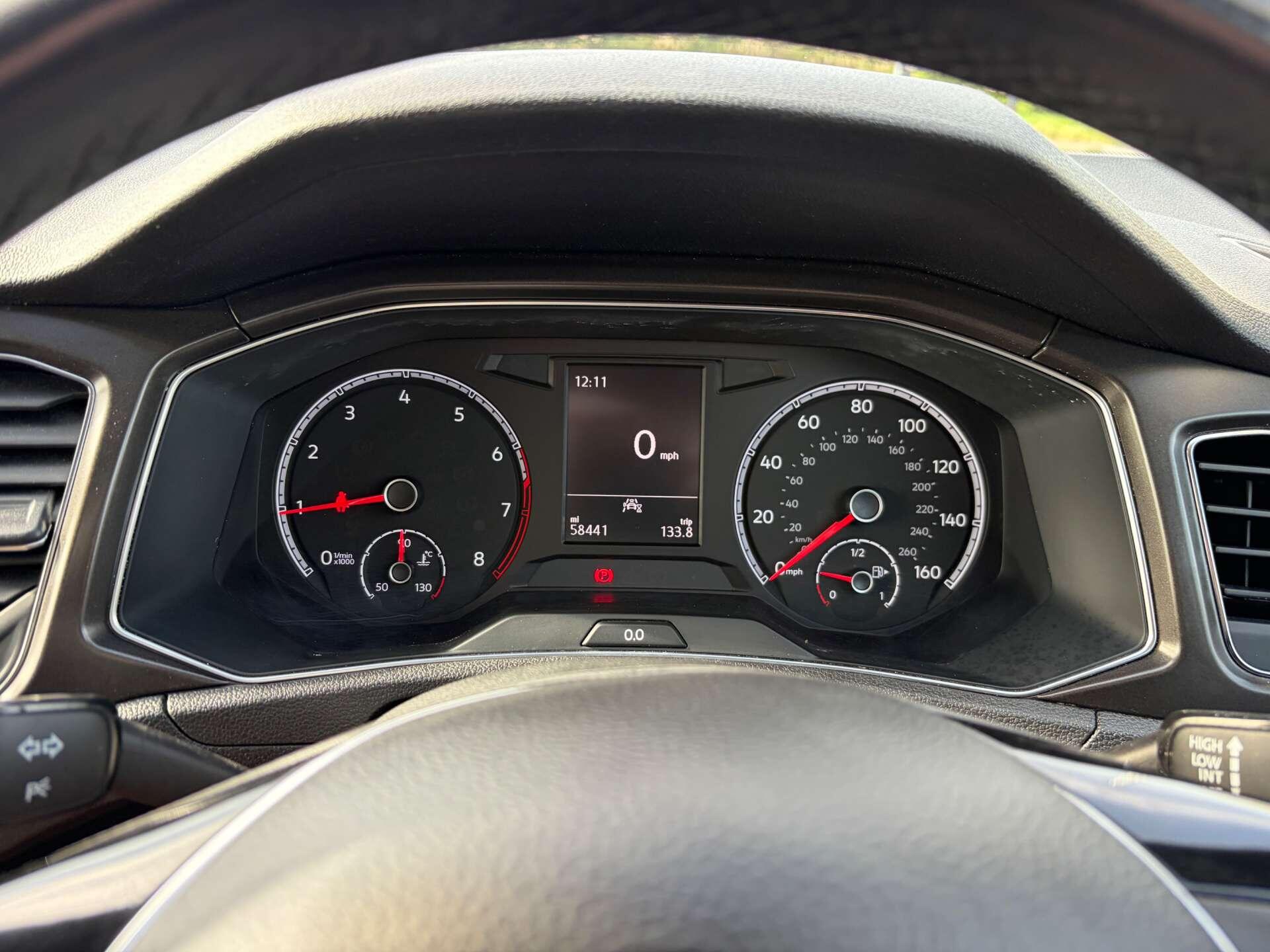 Volkswagen T-Roc view 38