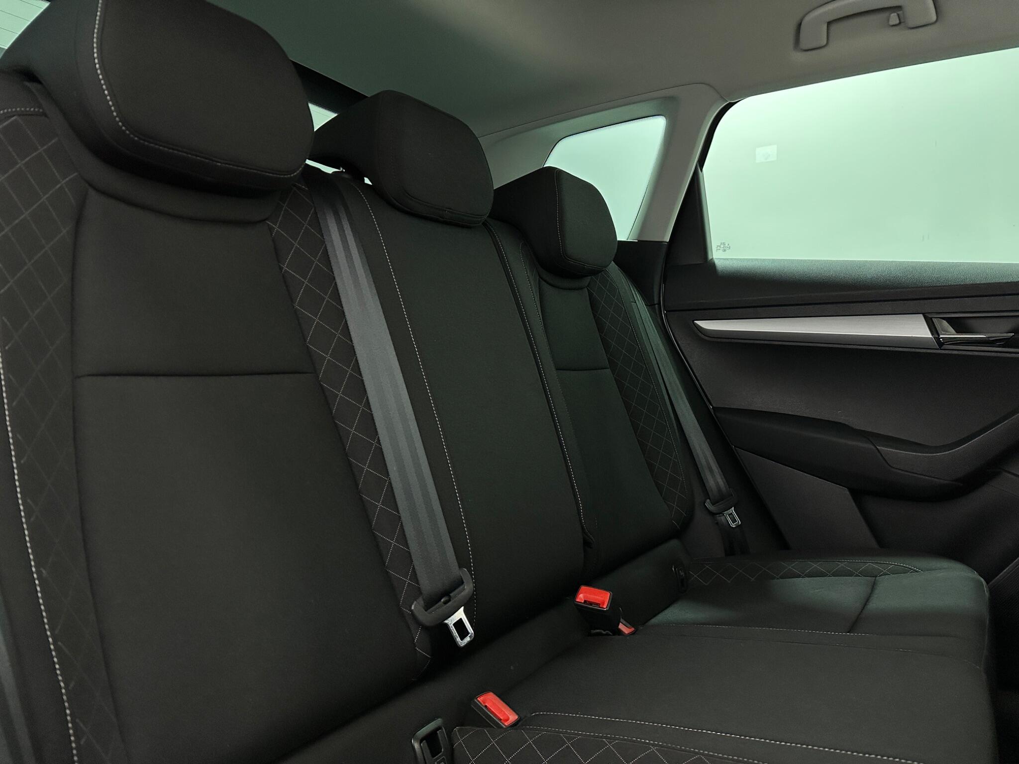Skoda Karoq view 41