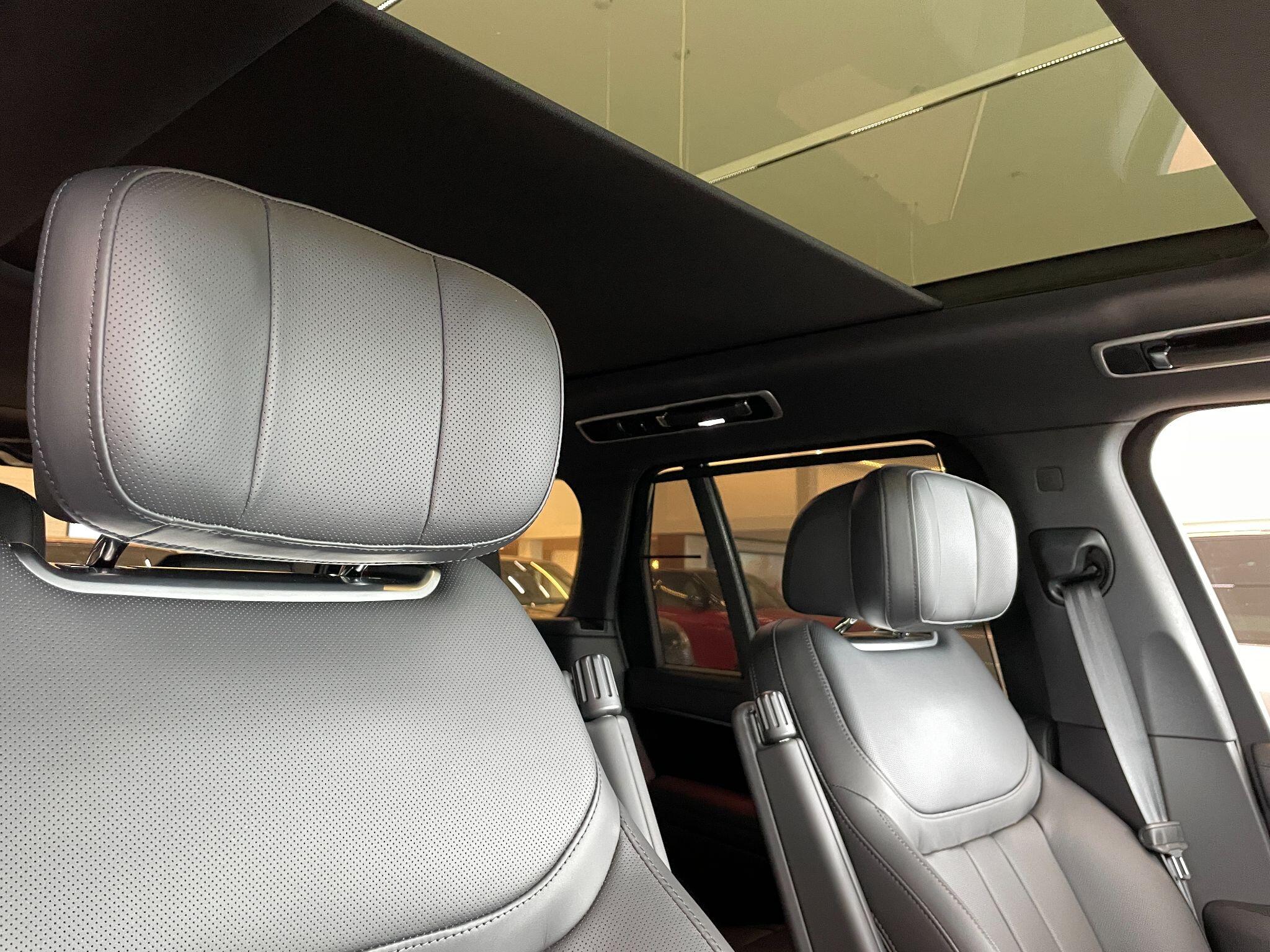 Land Rover Range Rover view 36
