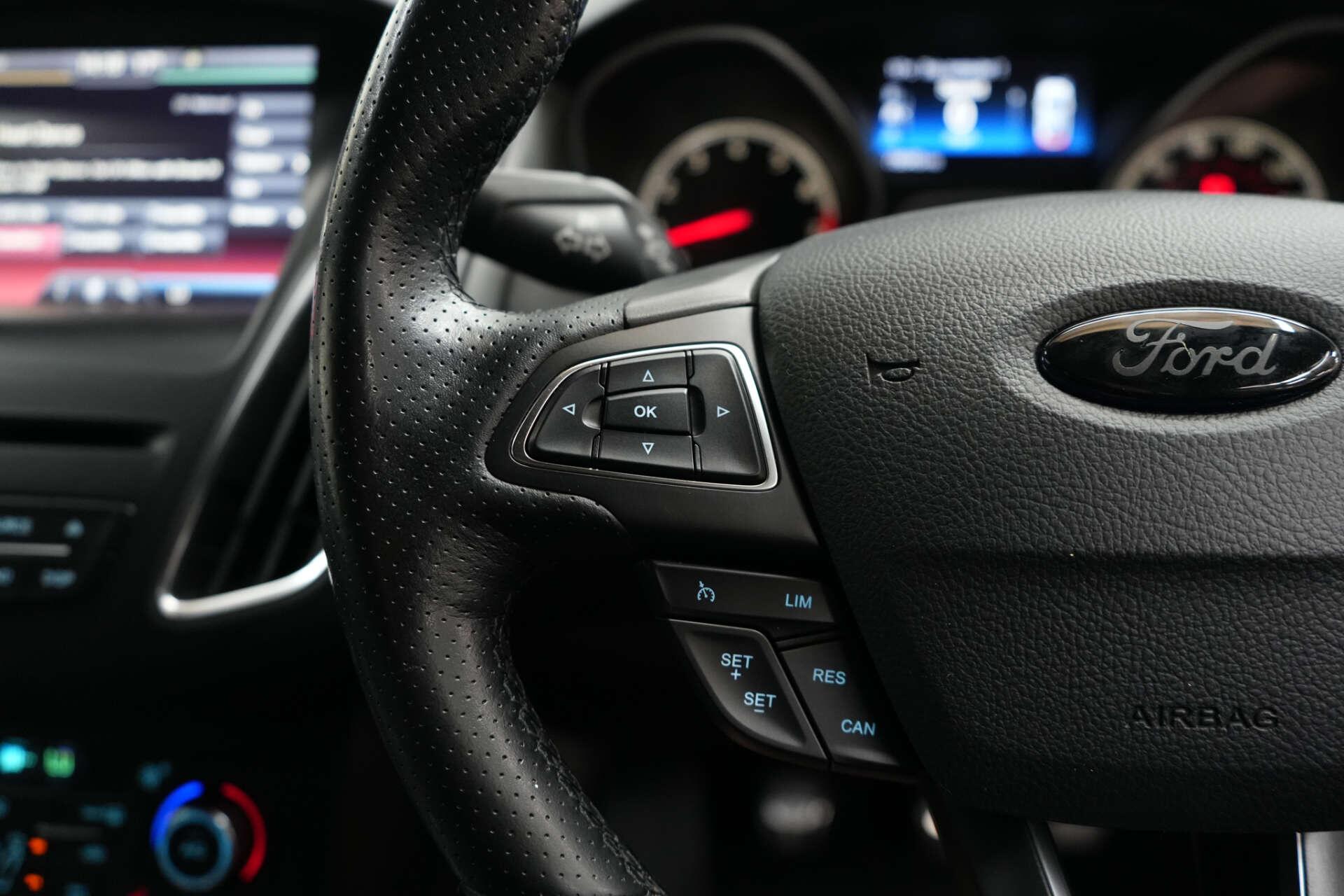 Ford Focus view 38