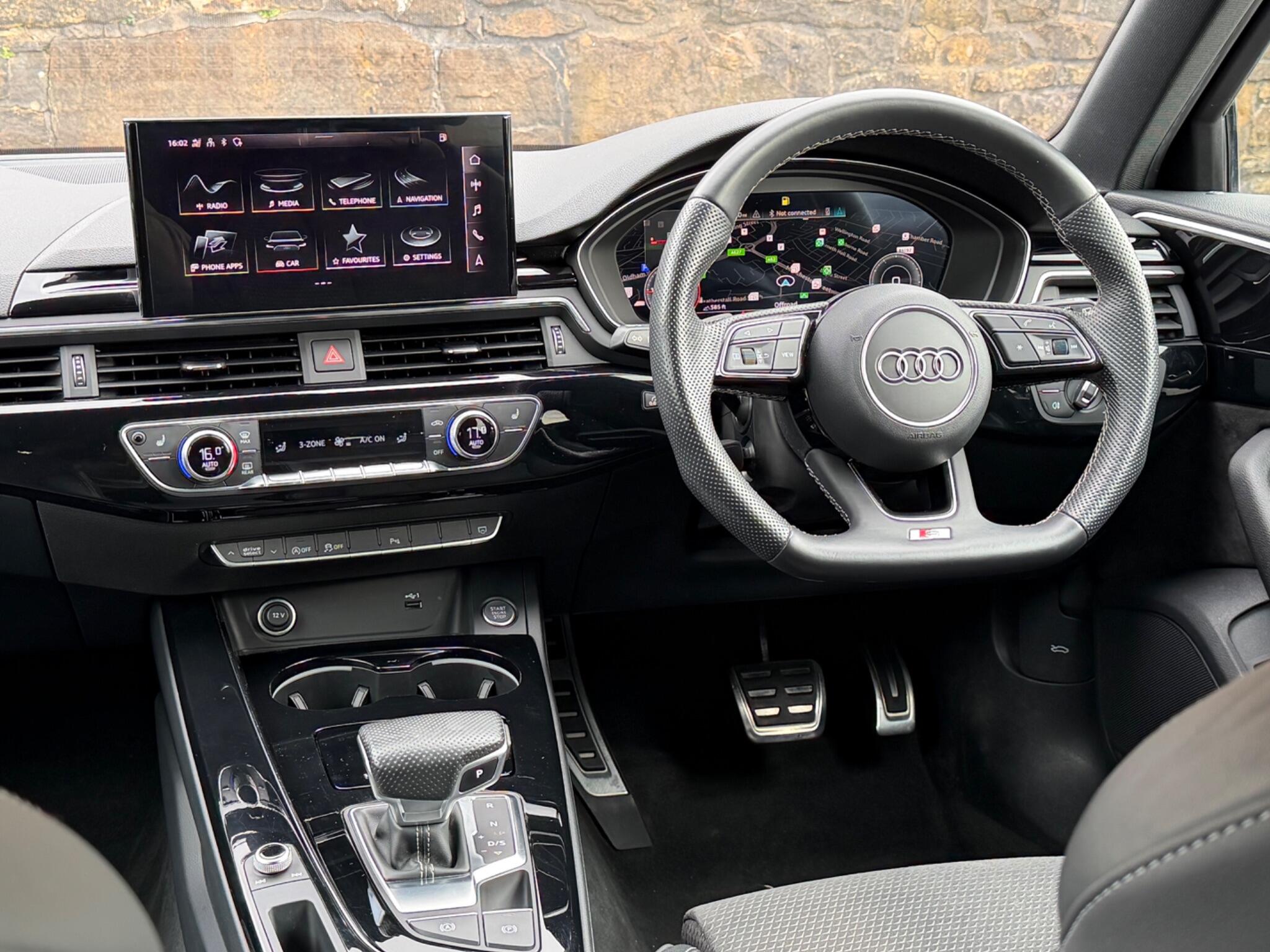 Audi A4 view 26