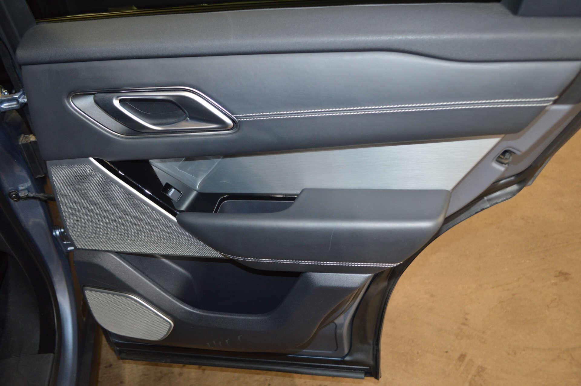 Land Rover Range Rover Velar view 28