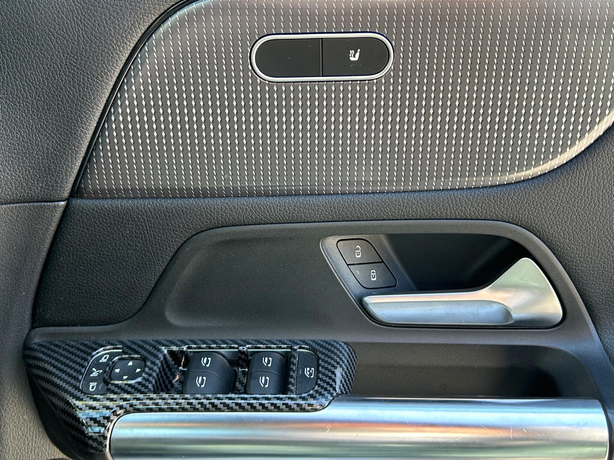 Mercedes-Benz Gla view 26