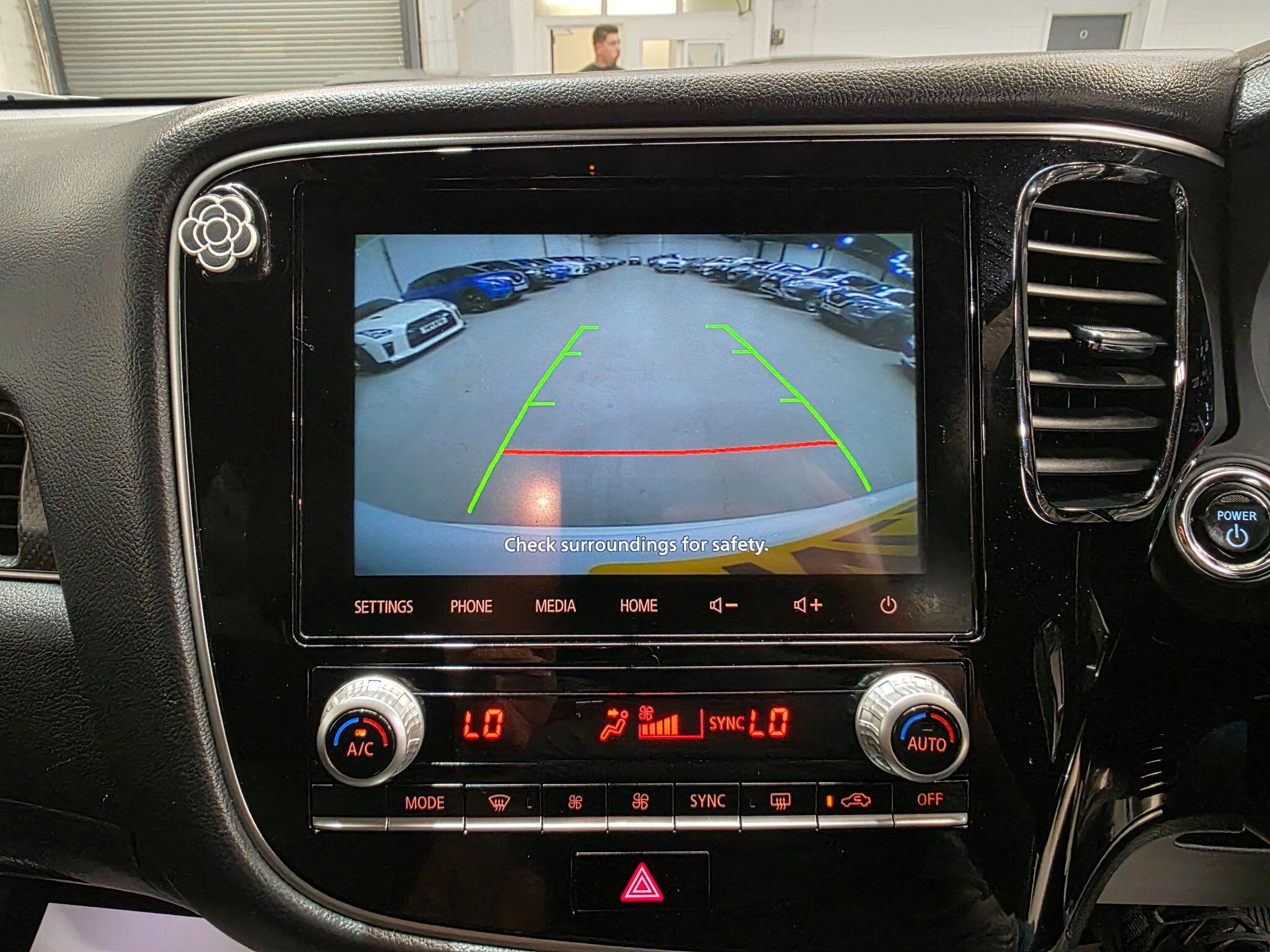 Mitsubishi Outlander view 8