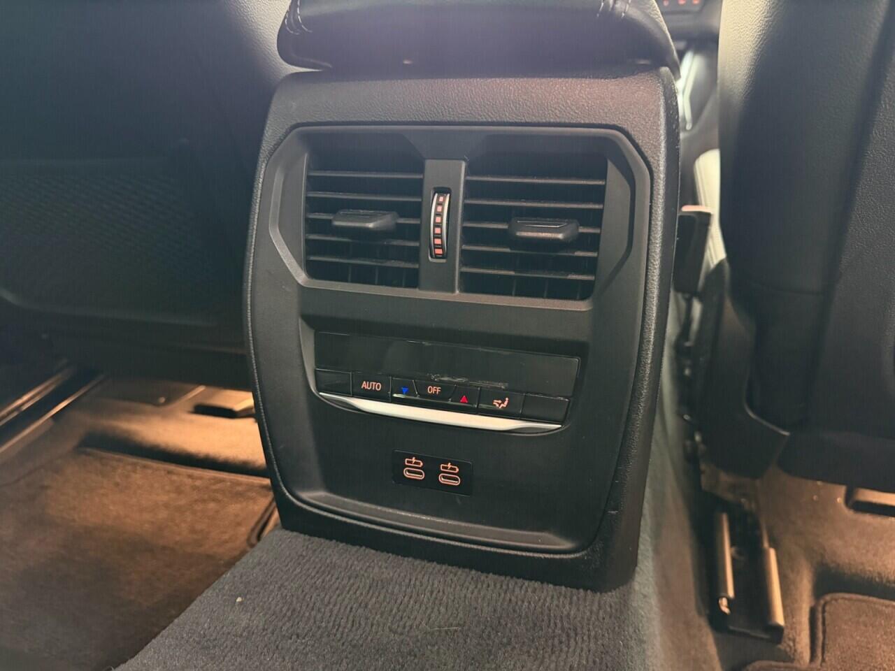 BMW 3 Series view 19