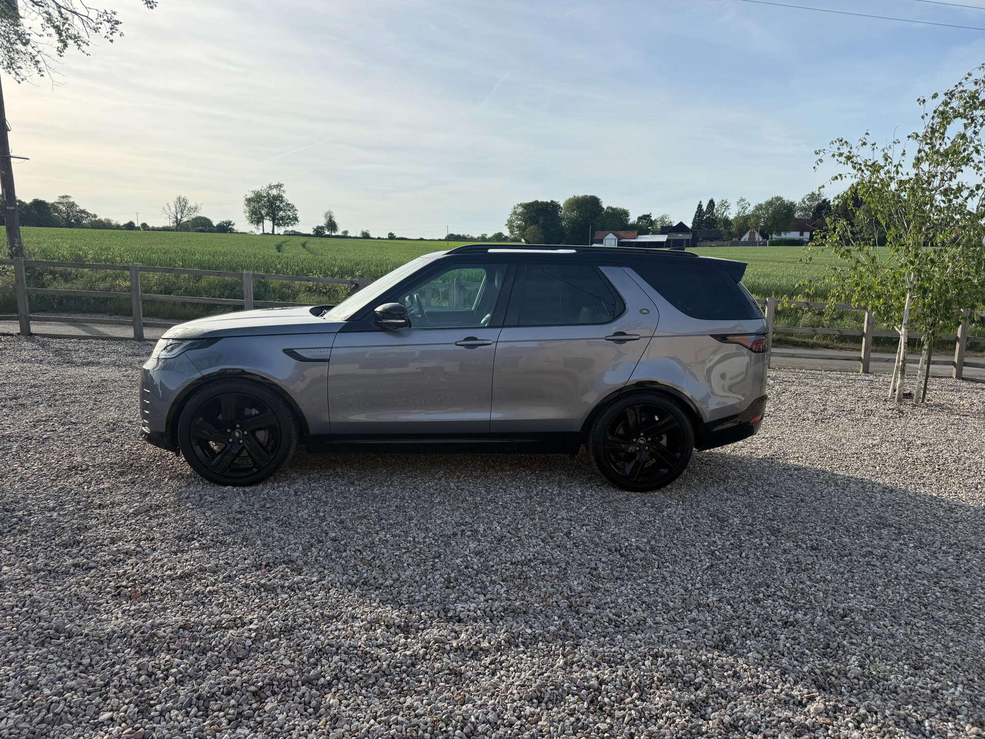 Land Rover Discovery view 5