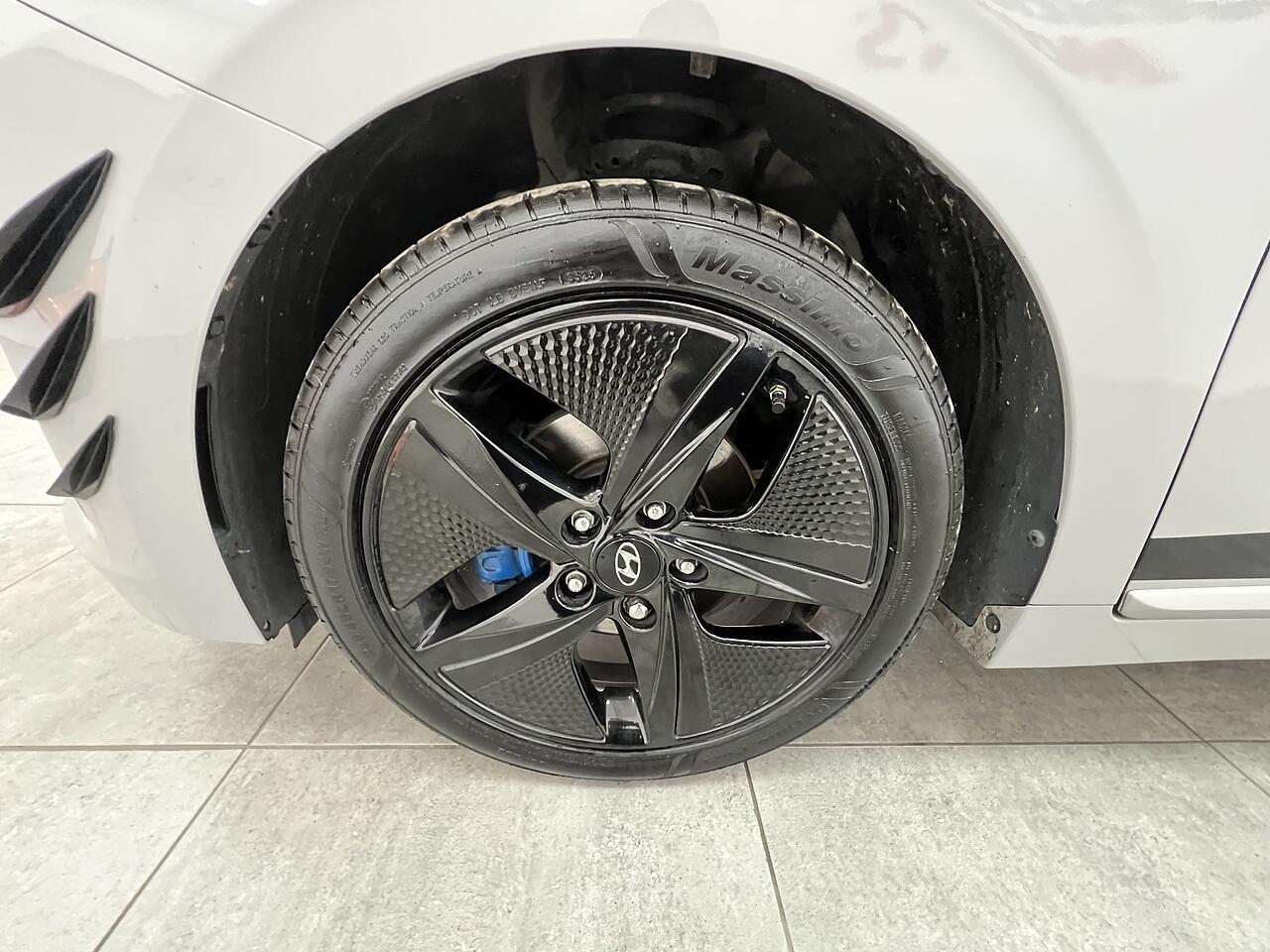 Hyundai Ioniq view 20