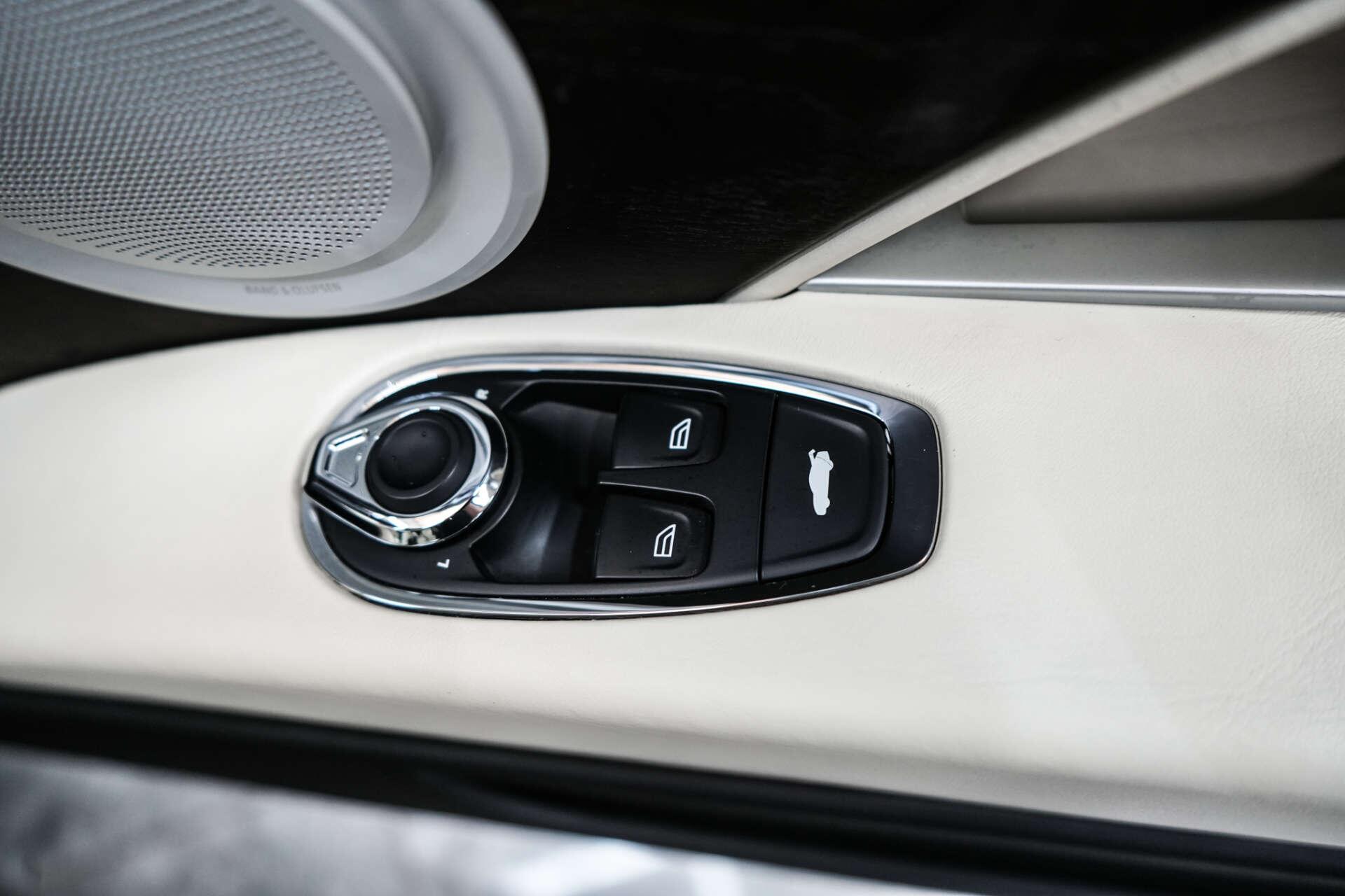 Aston Martin DB11 view 25