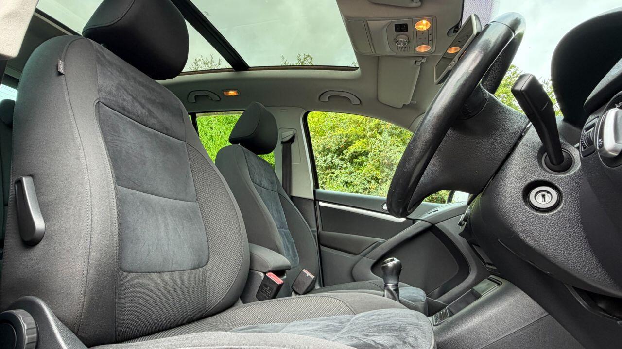 Volkswagen Tiguan view 11