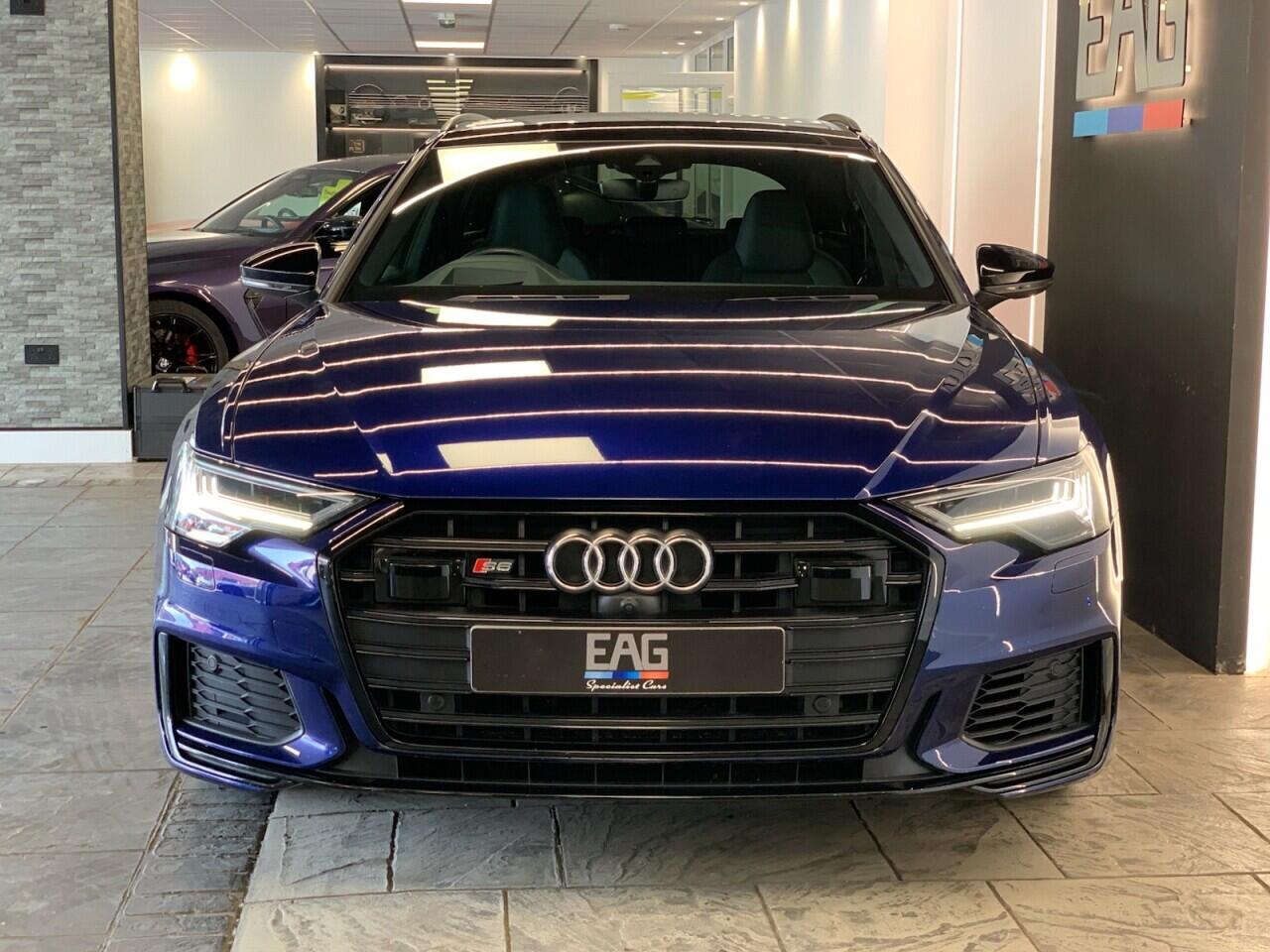 Audi S6 Avant view 6