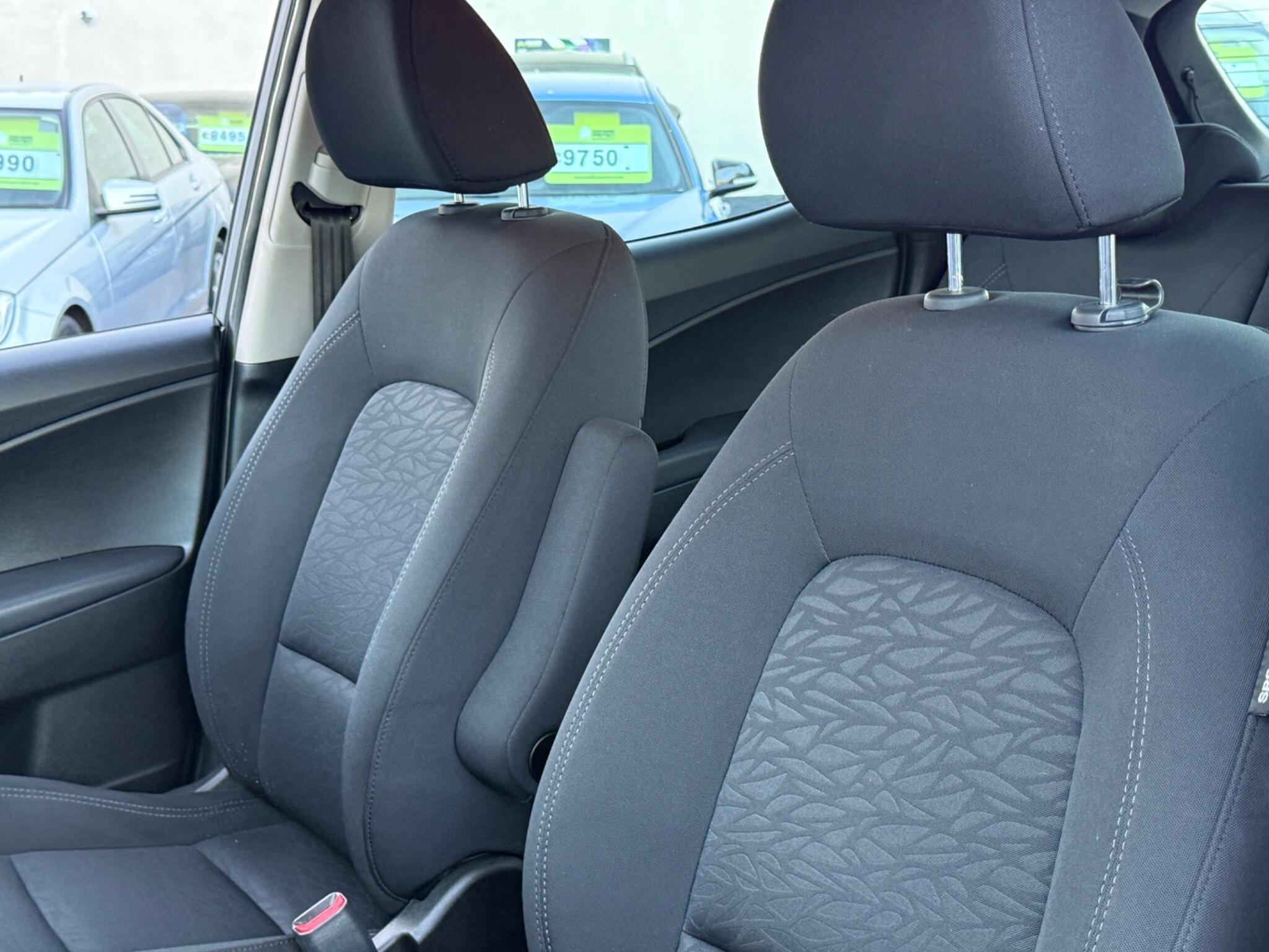 Hyundai ix20 - Image 44