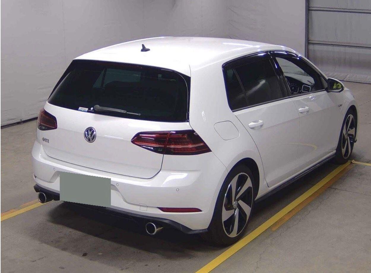 Volkswagen Golf view 4
