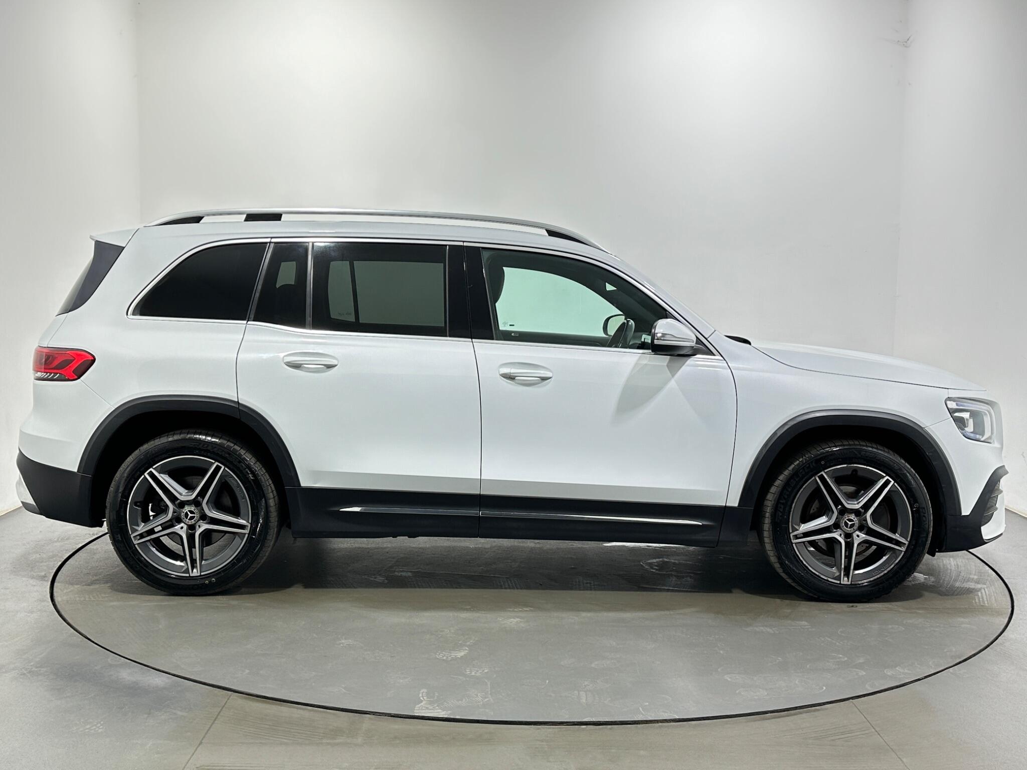 Mercedes-Benz GLB view 9