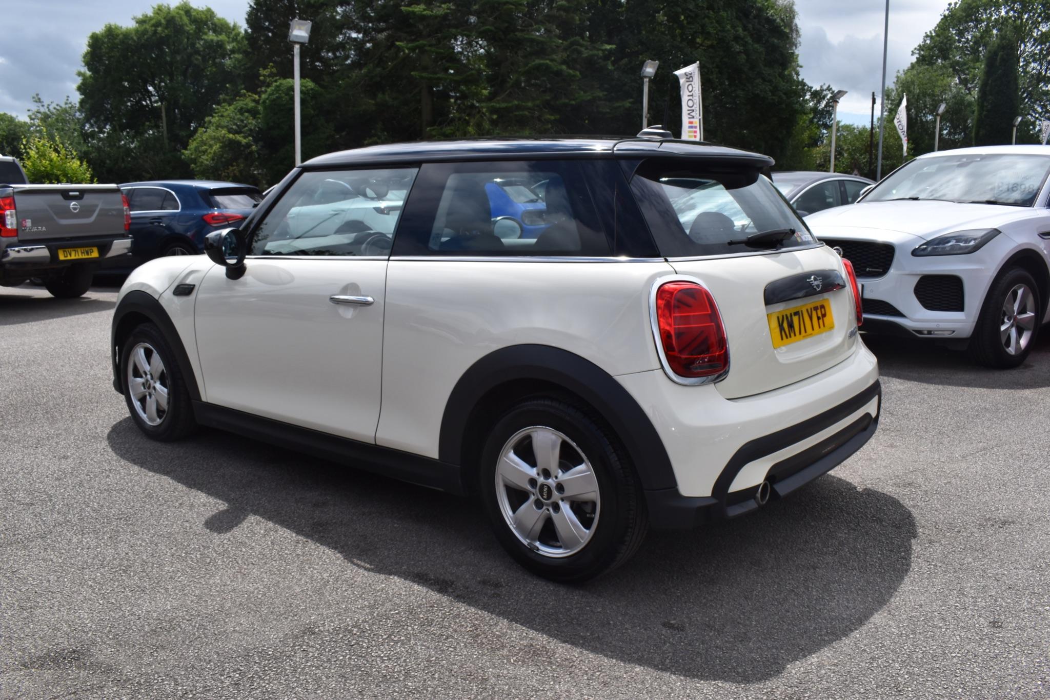 Hatch - 1.5 Cooper Classic Euro 6 (s/s) 3dr - Image 13