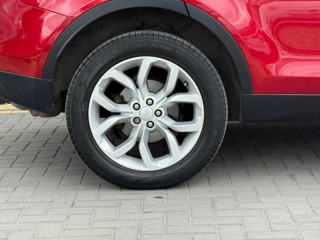 Land Rover Discovery Sport view 11