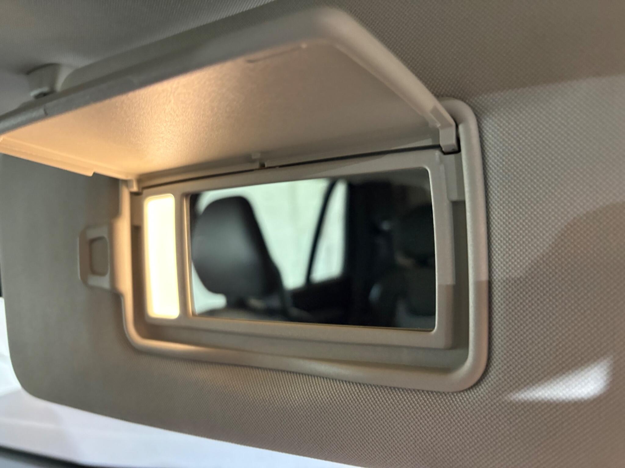 Volvo XC90 view 52