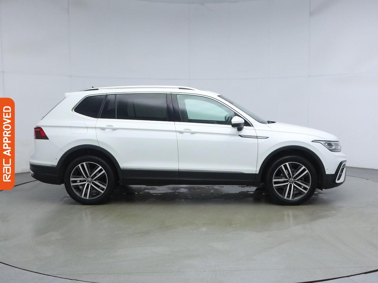 Volkswagen Tiguan Allspace view 6