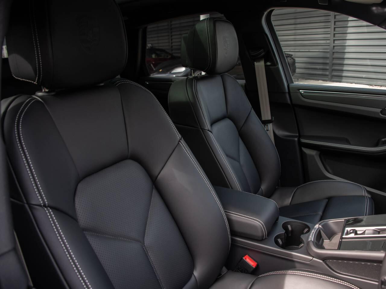Porsche Macan view 5