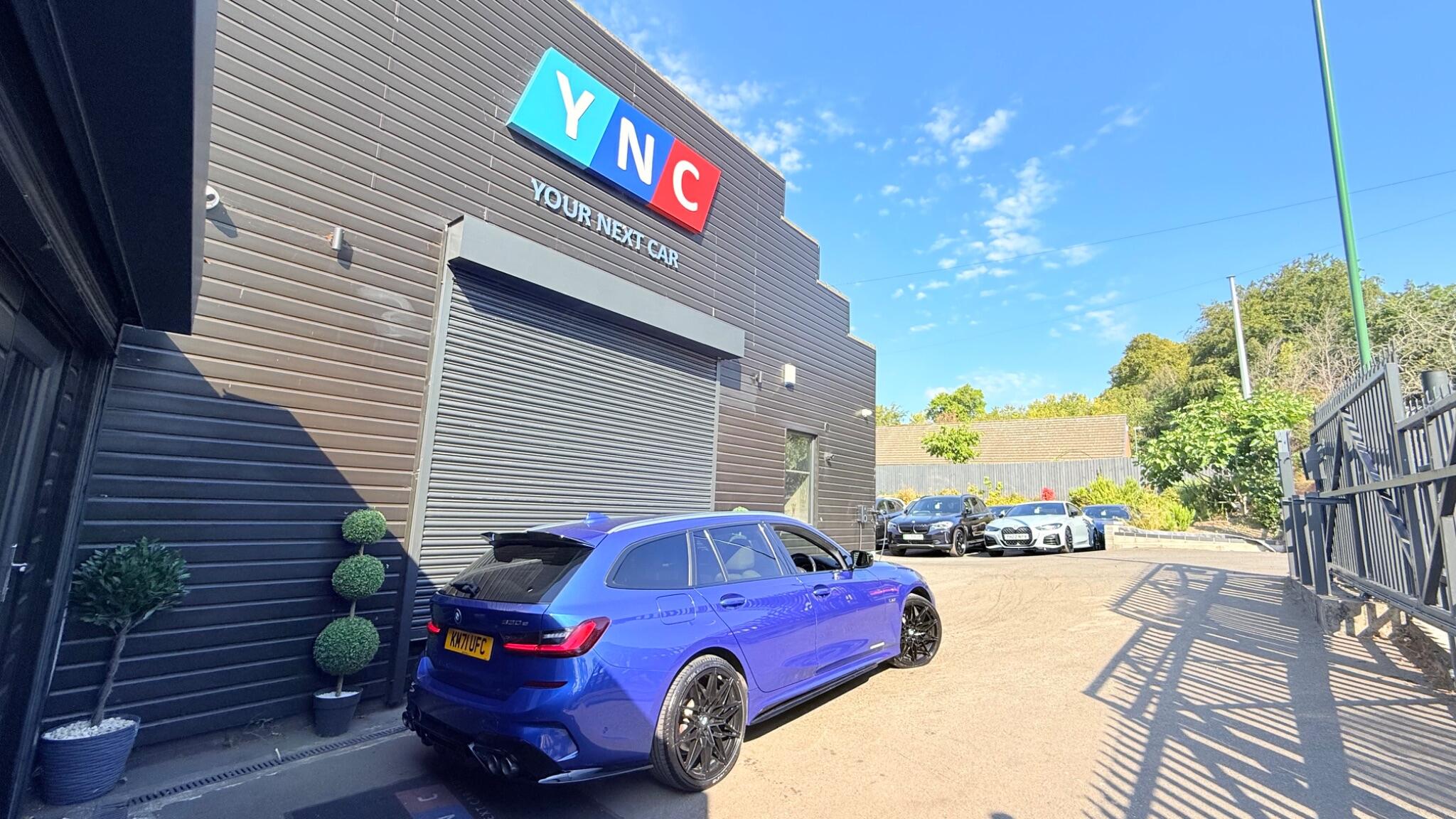BMW 3 Series view 14