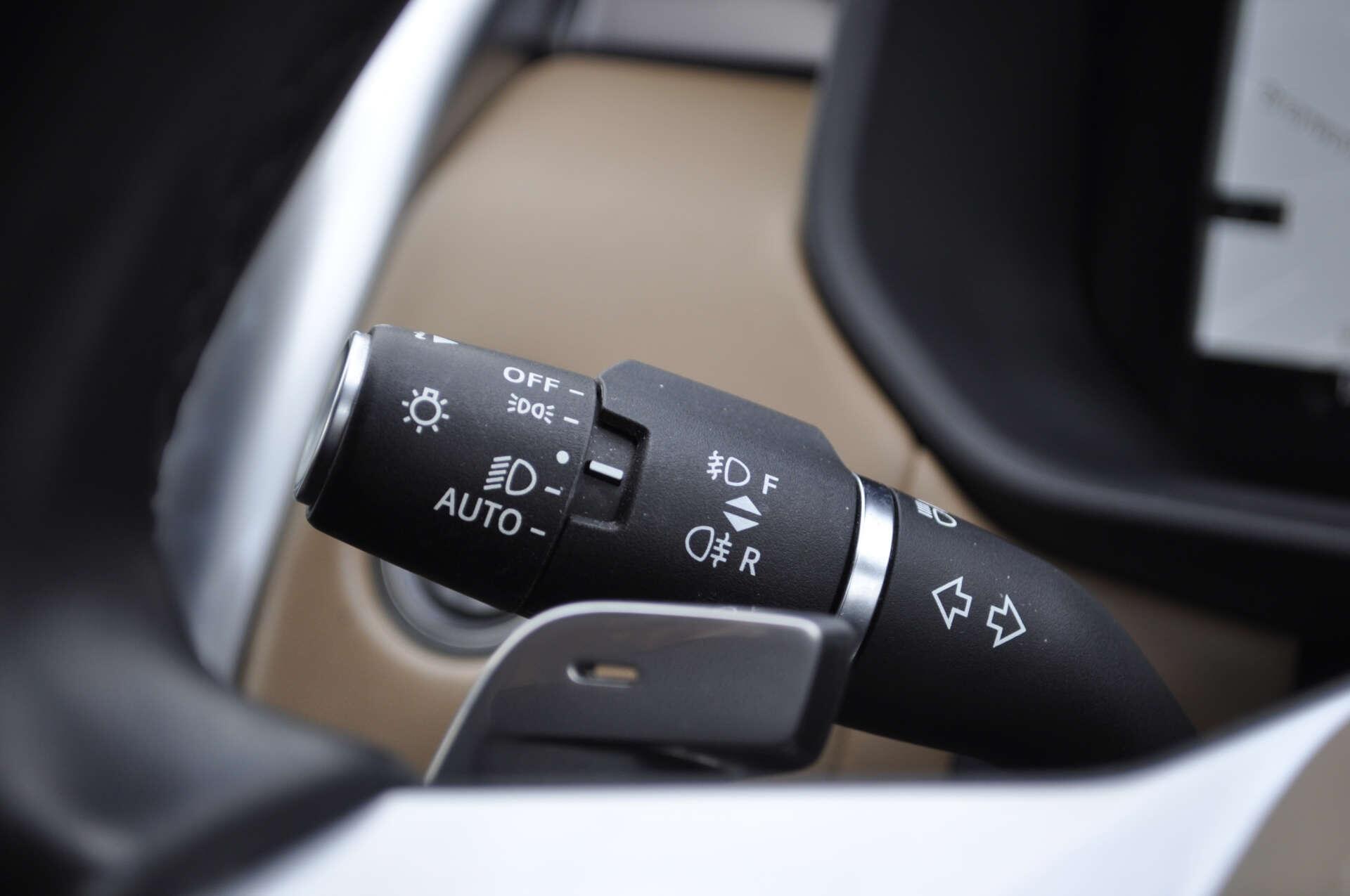 Land Rover Discovery view 35