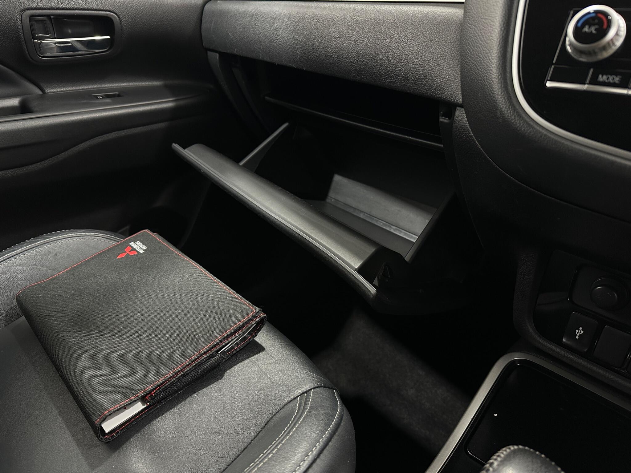 Mitsubishi Outlander view 27