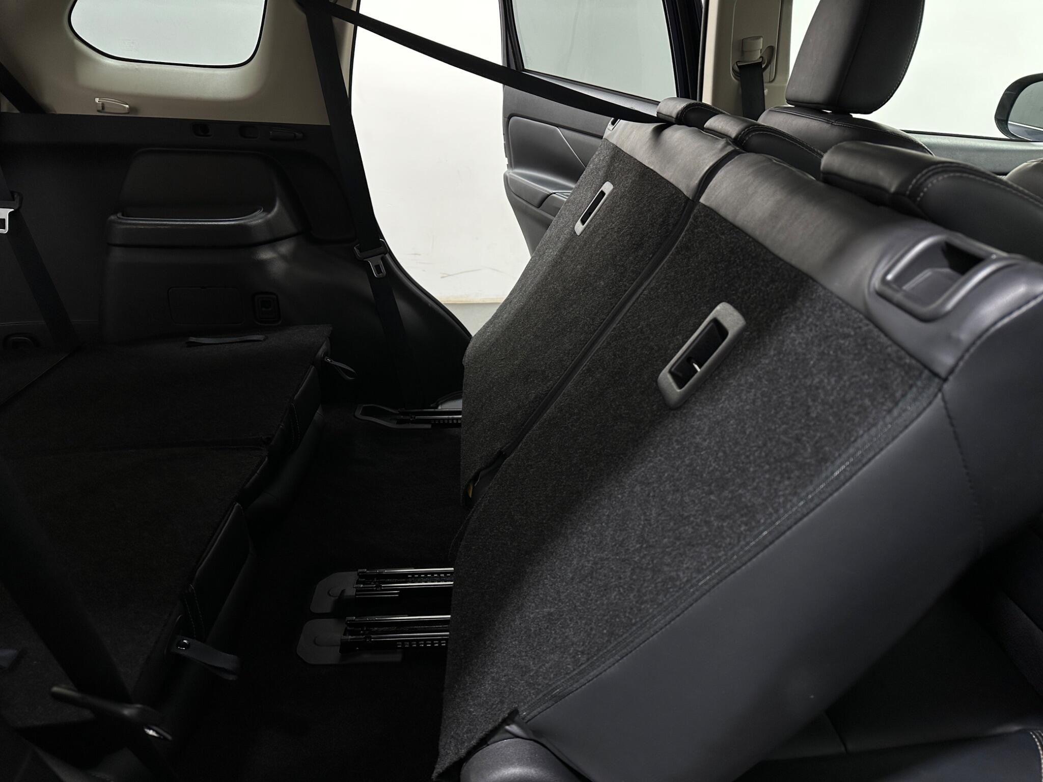 Mitsubishi Outlander view 47