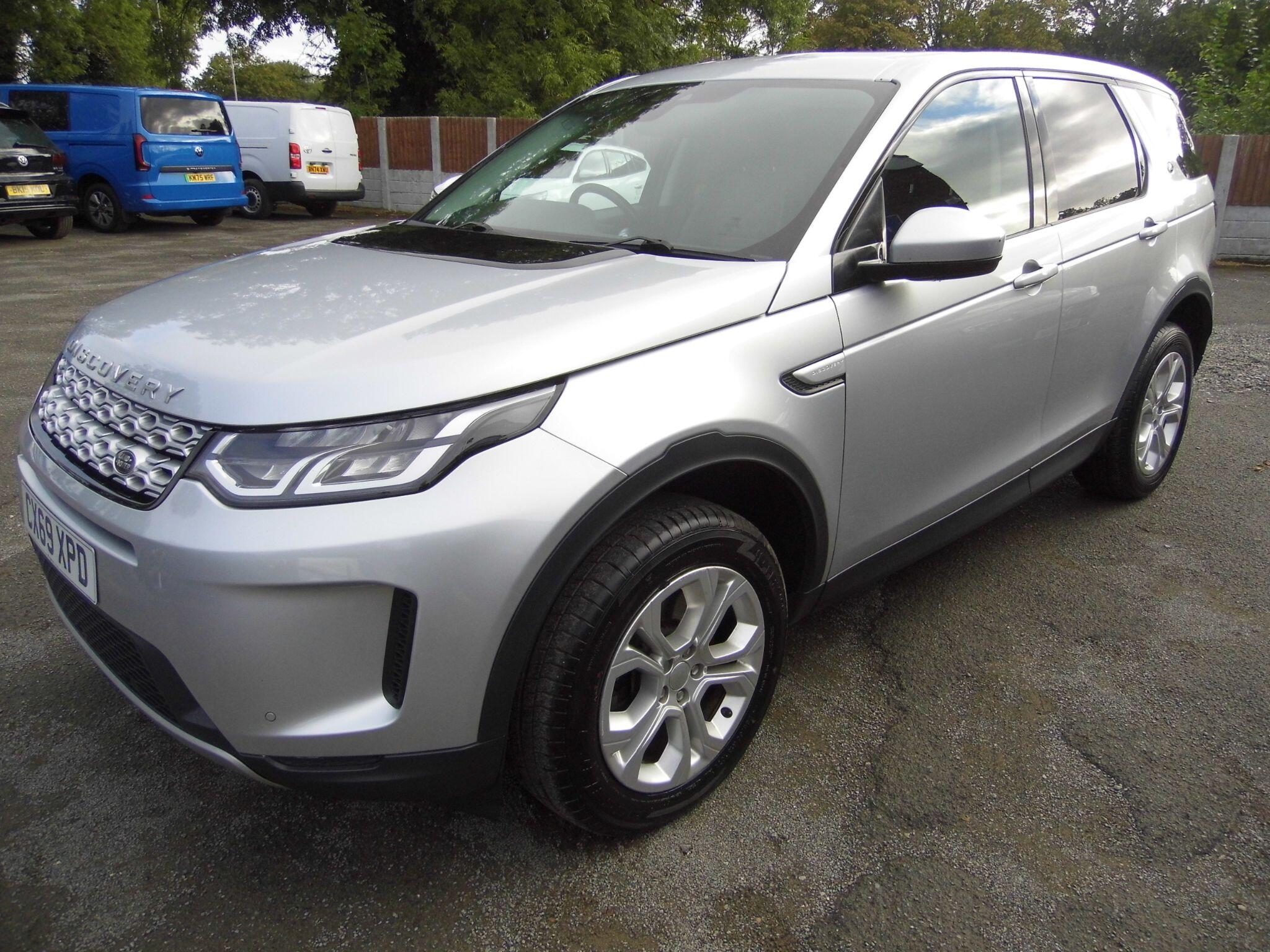 Land Rover Discovery Sport view 3