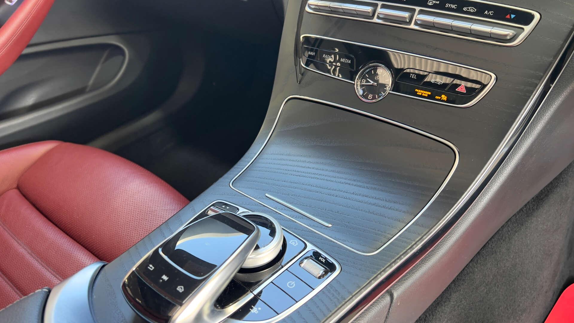 Mercedes-Benz C-Class view 34