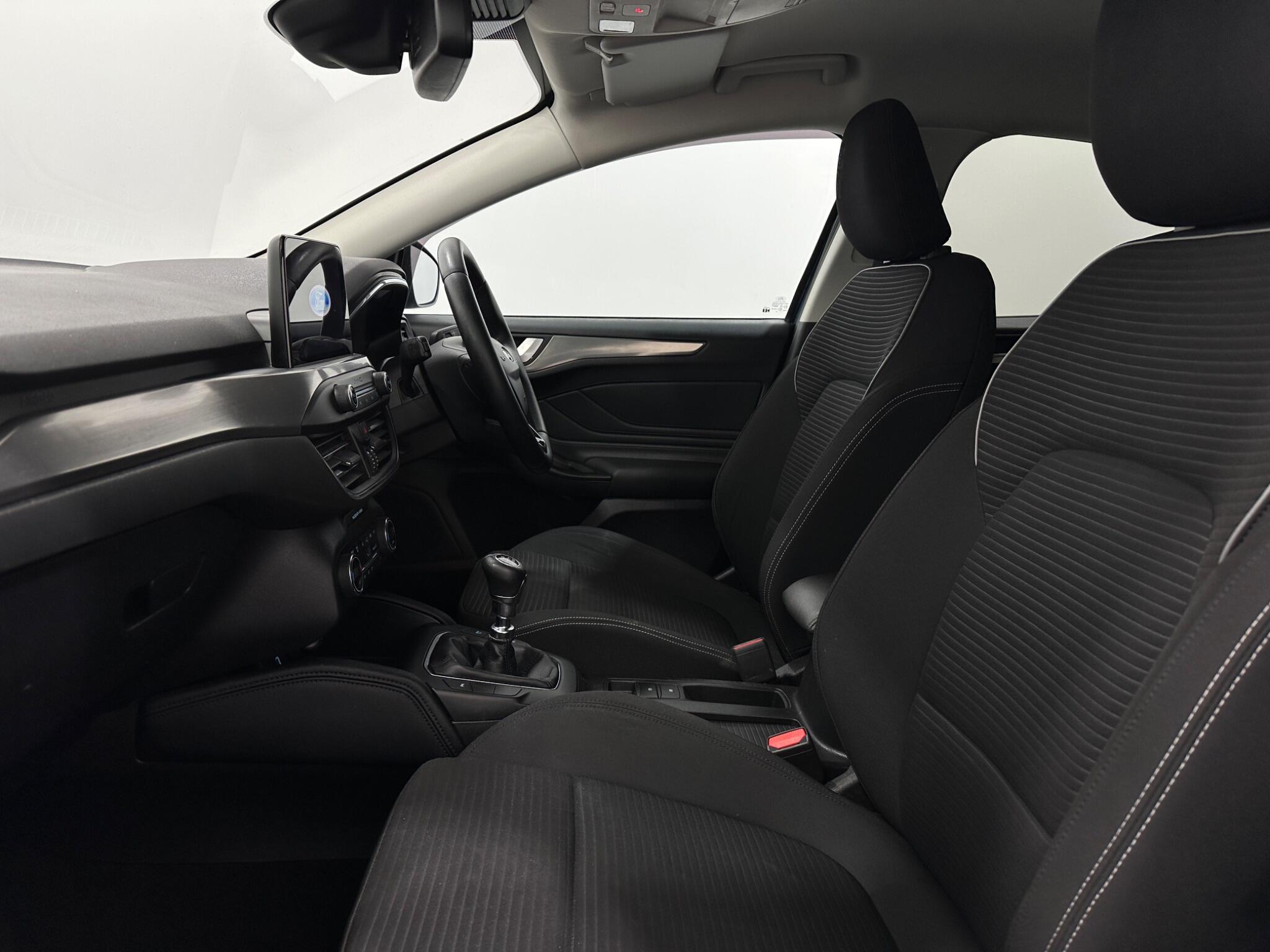 Ford Focus view 34