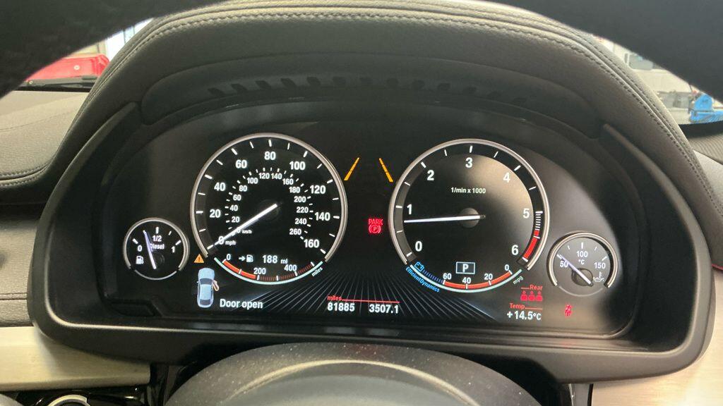 BMW X6 view 8