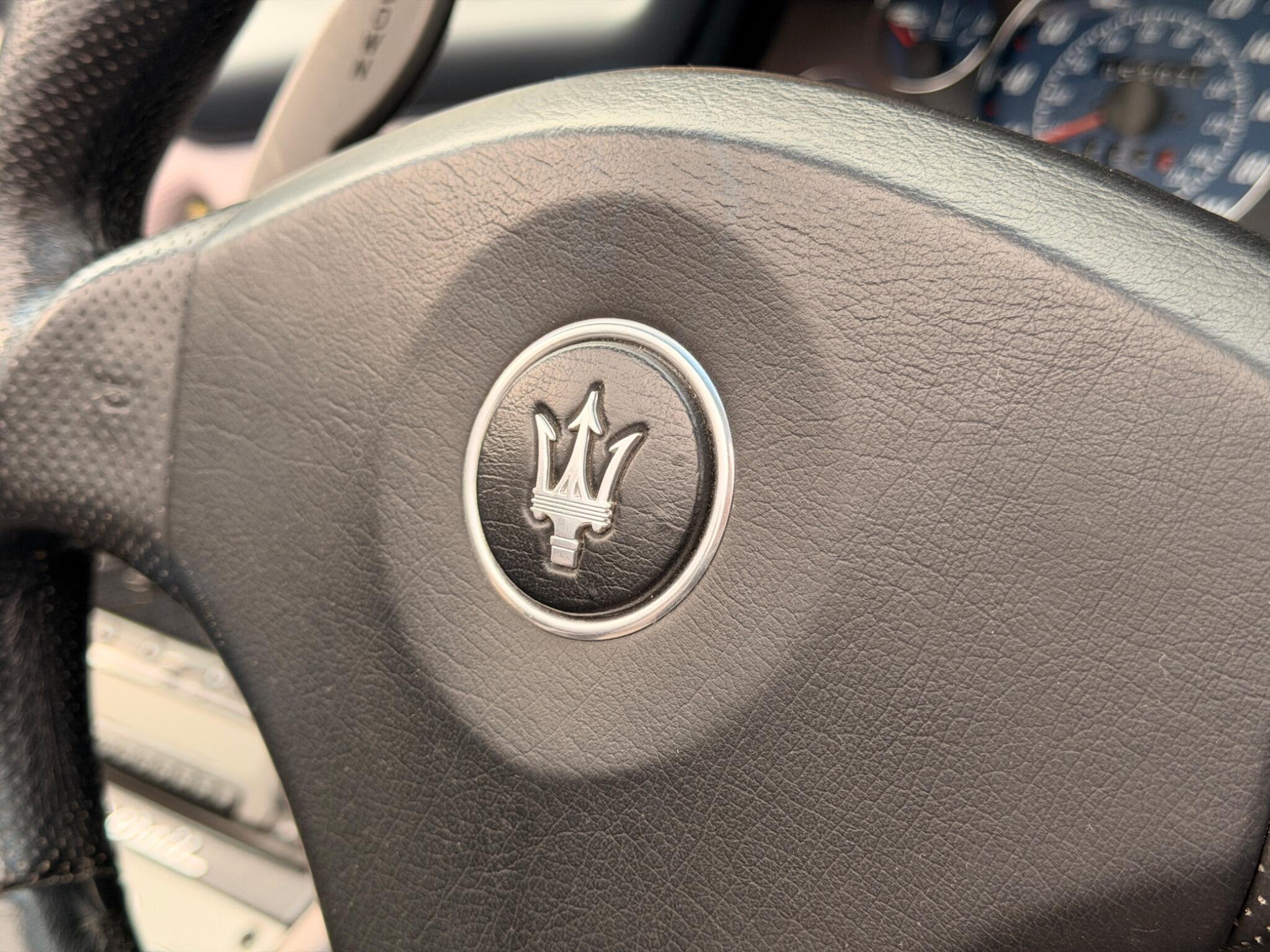 Maserati Spyder view 16