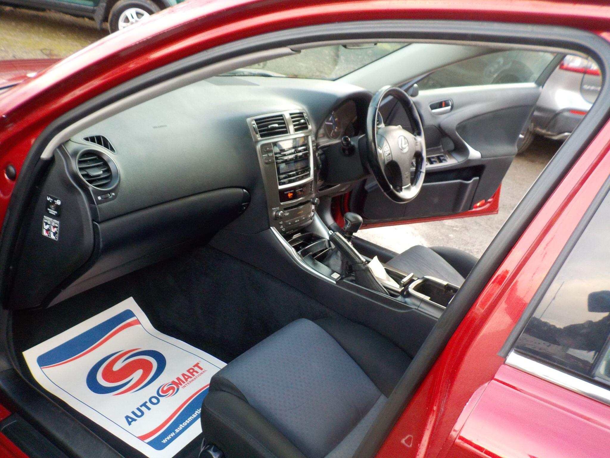 Lexus IS 2.2 220TD 4dr