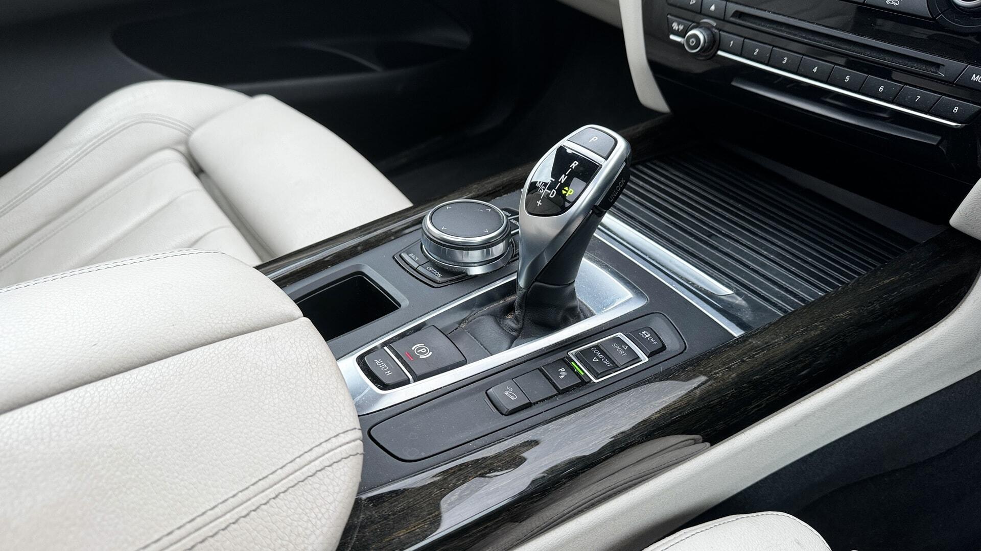 BMW X5 view 9