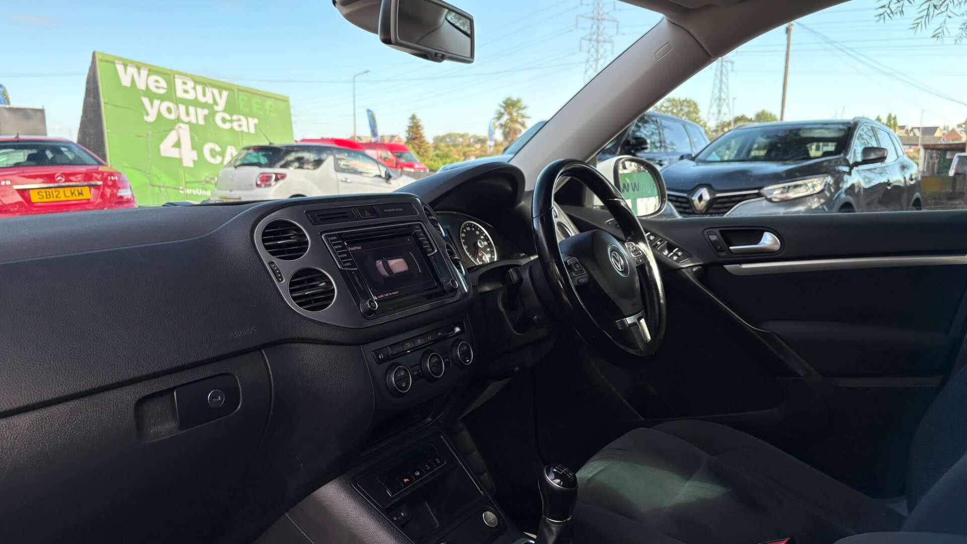 Volkswagen Tiguan view 16